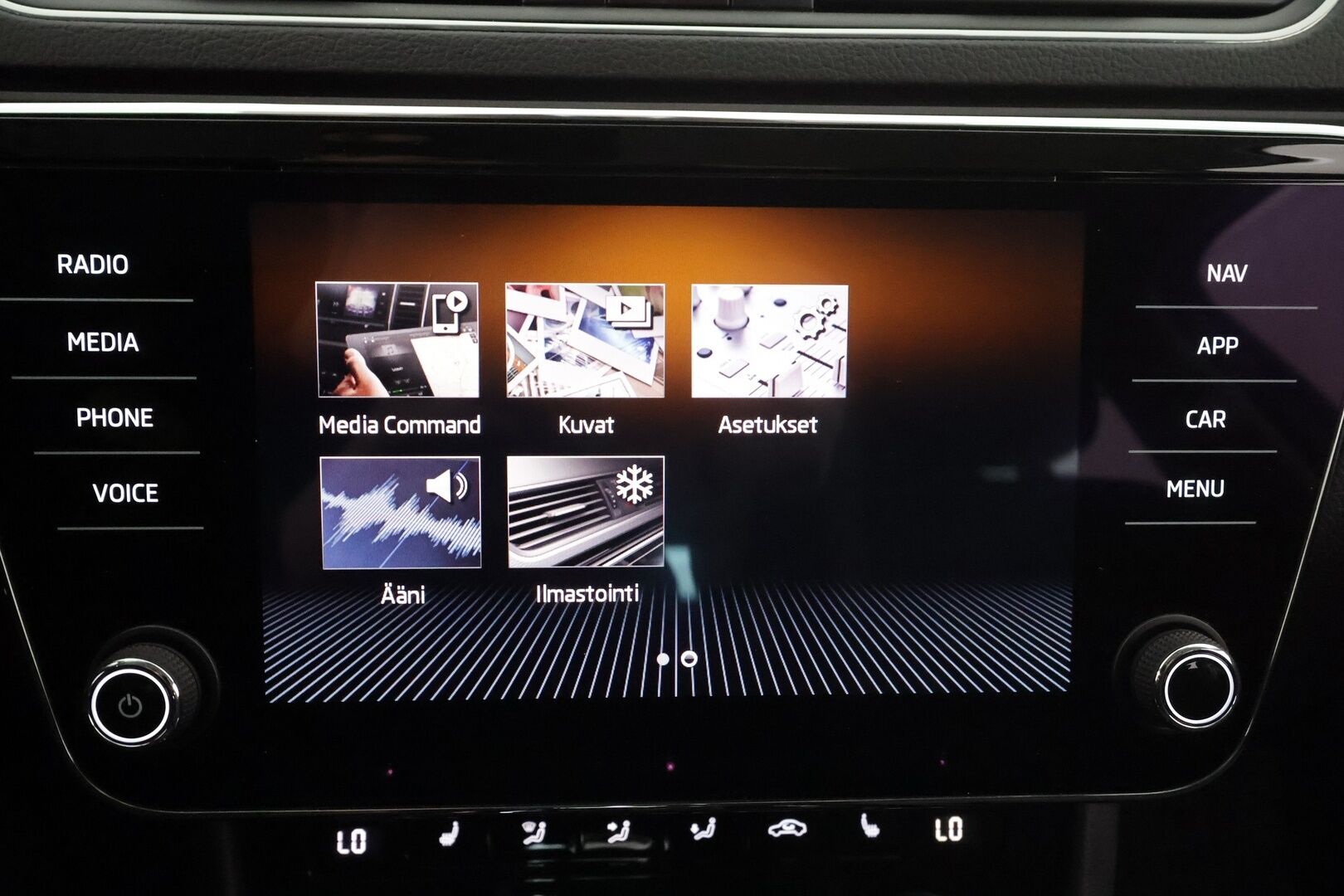 Skoda Superb 2019 1,5 TSI ACT Style BusinessLine DSG * ACC / Webasto / Muistipenkki / Canton / P.kamera / LED / Keyless / Smartlink * - 1.Om Suomi-auto / Merkkihuollettu / Kahdet renkaat