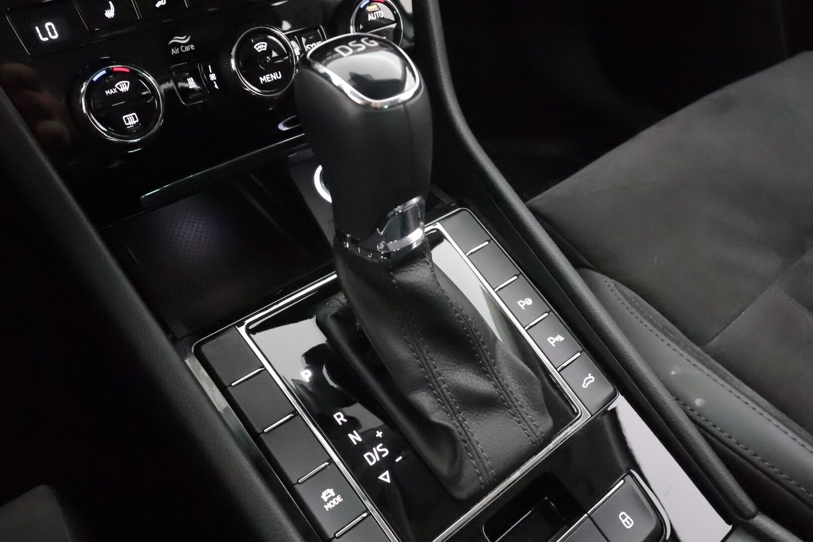 Skoda Superb 2019 1,5 TSI ACT Style BusinessLine DSG * ACC / Webasto / Muistipenkki / Canton / P.kamera / LED / Keyless / Smartlink * - 1.Om Suomi-auto / Merkkihuollettu / Kahdet renkaat