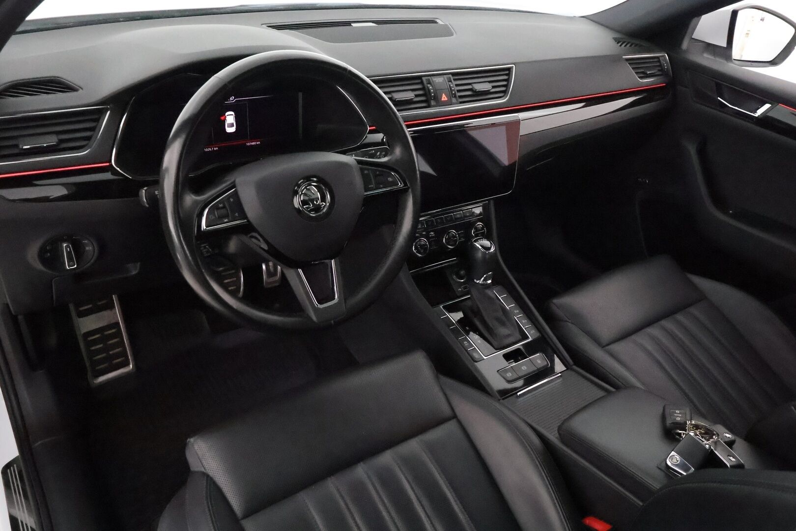 Skoda Superb 2019 1,5 TSI ACT L&K BusinessLine DSG Autom. - Suomiauto / Webasto / Adapt.Vakkari / Kattoluukku / Canton Premium Audio / Peruutuskamera / Ilmastoidut & Hierovat Nahkapenkit muistilla / Varusteltu!