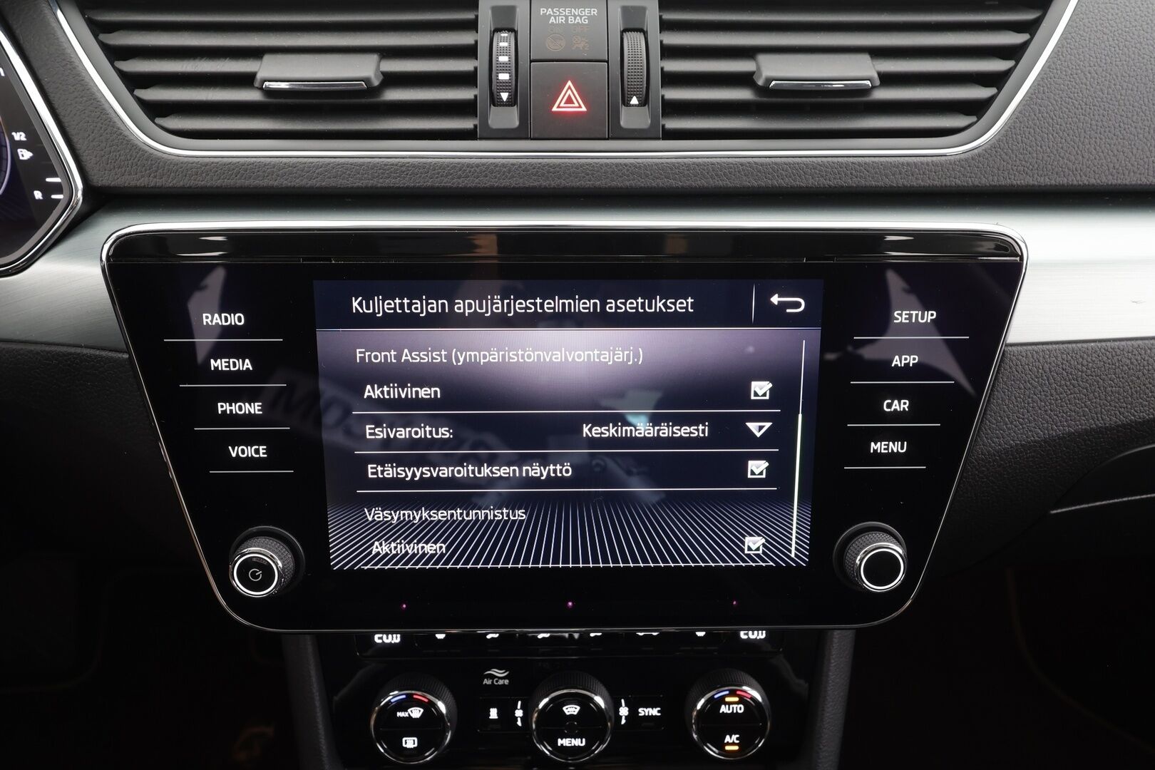 Skoda Superb 2019 1,5 TSI ACT Ambition BusinessLine DSG Autom. - | ACC | Webasto | Koukku | Xenon | P.Kamera | Ratinlämmitys | Digimittaristo | Apple&Android | Suomi-auto | Kahdet Renkaat |