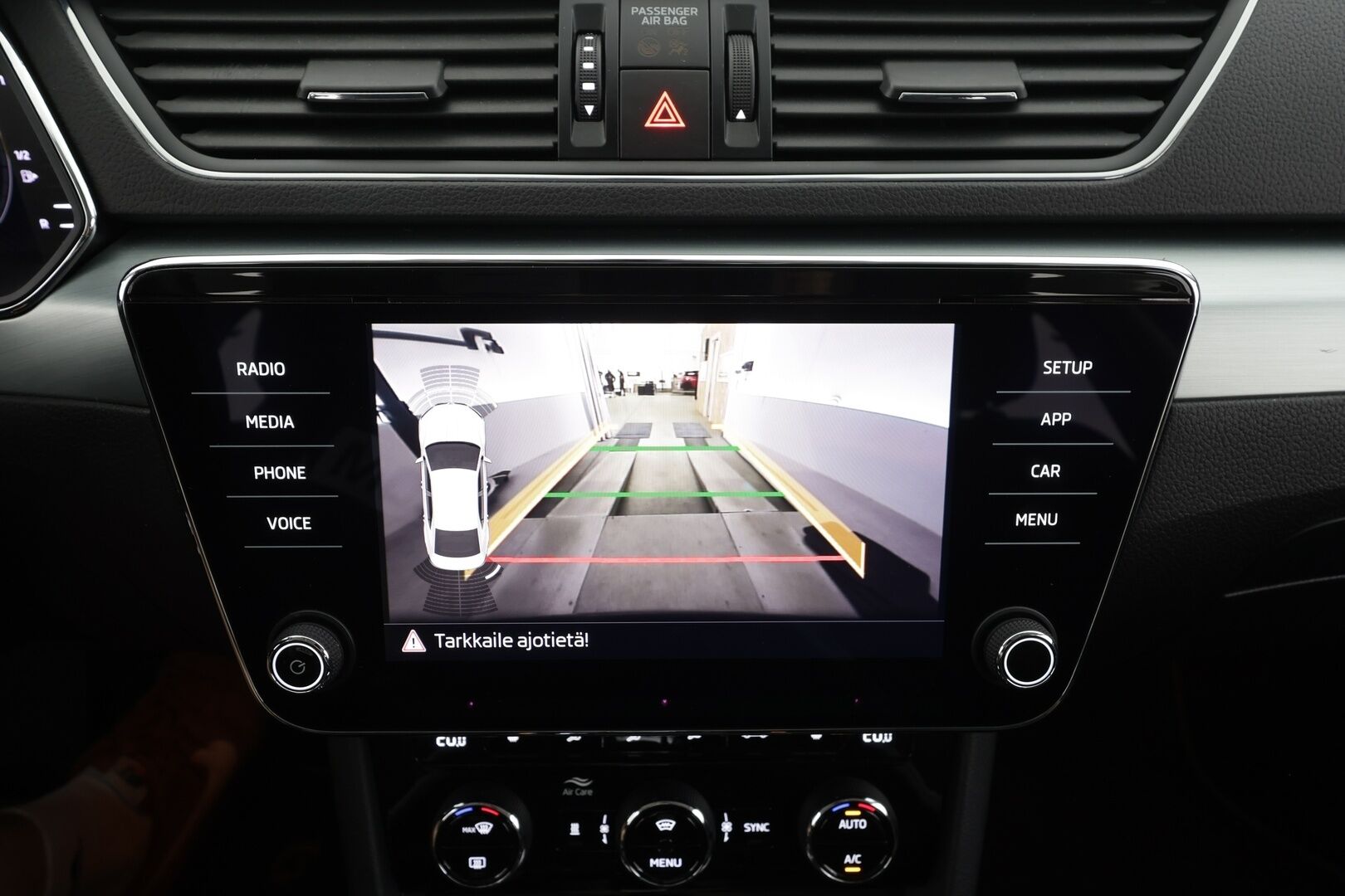 Skoda Superb 2019 1,5 TSI ACT Ambition BusinessLine DSG Autom. - | ACC | Webasto | Koukku | Xenon | P.Kamera | Ratinlämmitys | Digimittaristo | Apple&Android | Suomi-auto | Kahdet Renkaat |