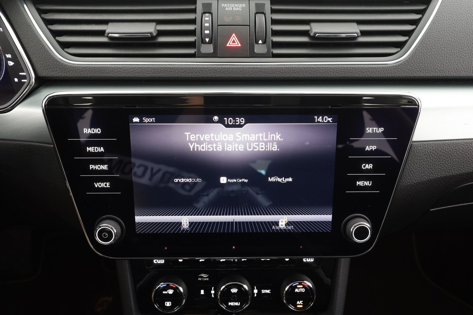 Skoda Superb 2019 1,5 TSI ACT Ambition BusinessLine DSG Autom. - | ACC | Webasto | Koukku | Xenon | P.Kamera | Ratinlämmitys | Digimittaristo | Apple&Android | Suomi-auto | Kahdet Renkaat |