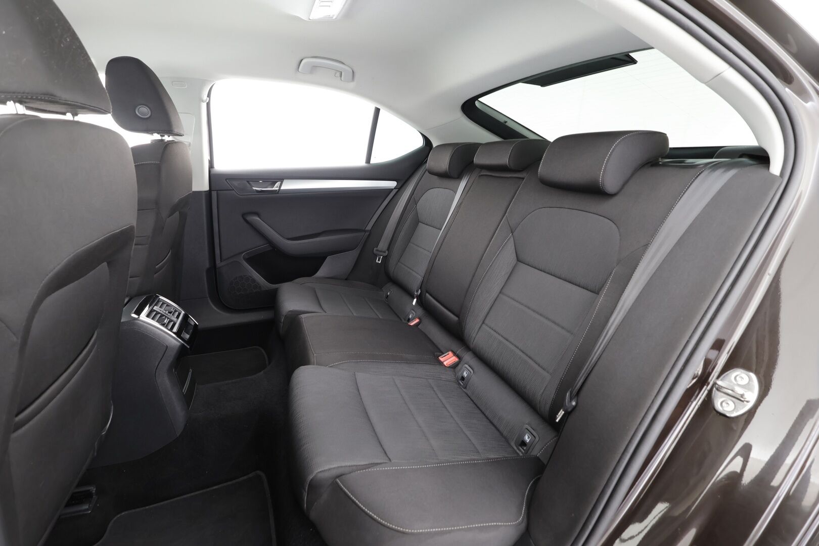 Skoda Superb 2019 1,5 TSI ACT Ambition BusinessLine DSG Autom. - | ACC | Webasto | Koukku | Xenon | P.Kamera | Ratinlämmitys | Digimittaristo | Apple&Android | Suomi-auto | Kahdet Renkaat |