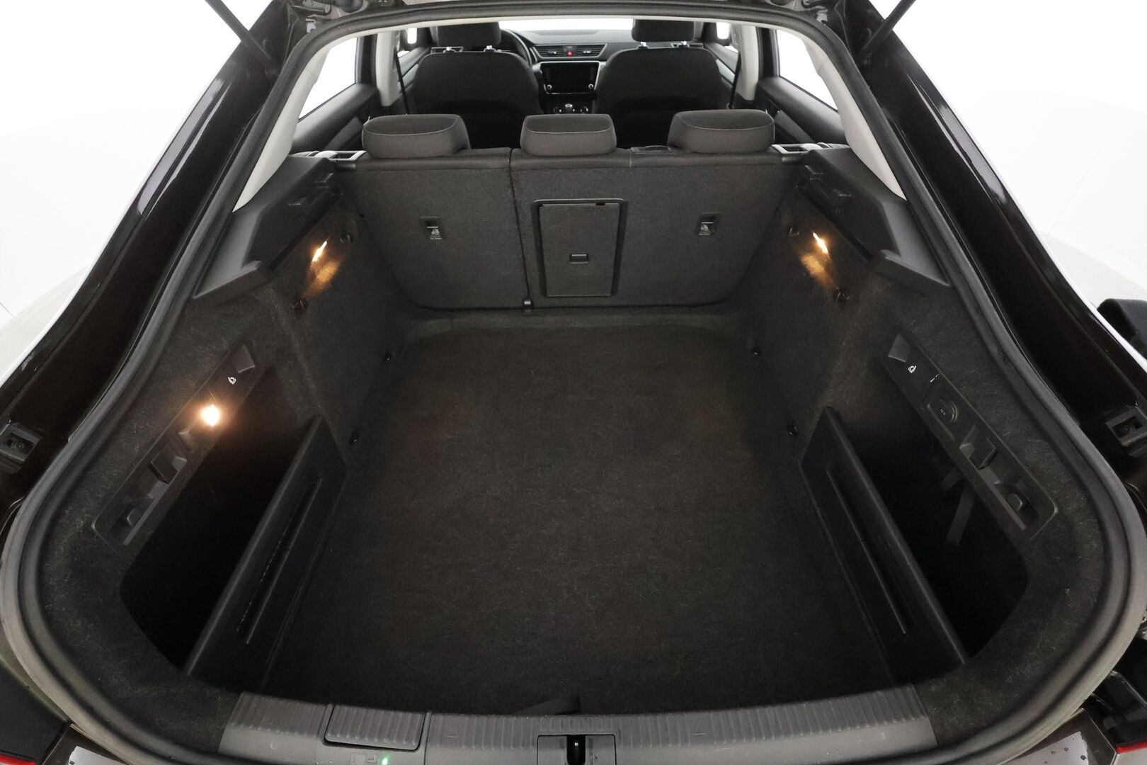 Skoda Superb 2019 1,5 TSI ACT Ambition BusinessLine DSG Autom. - | ACC | Webasto | Koukku | Xenon | P.Kamera | Ratinlämmitys | Digimittaristo | Apple&Android | Suomi-auto | Kahdet Renkaat |