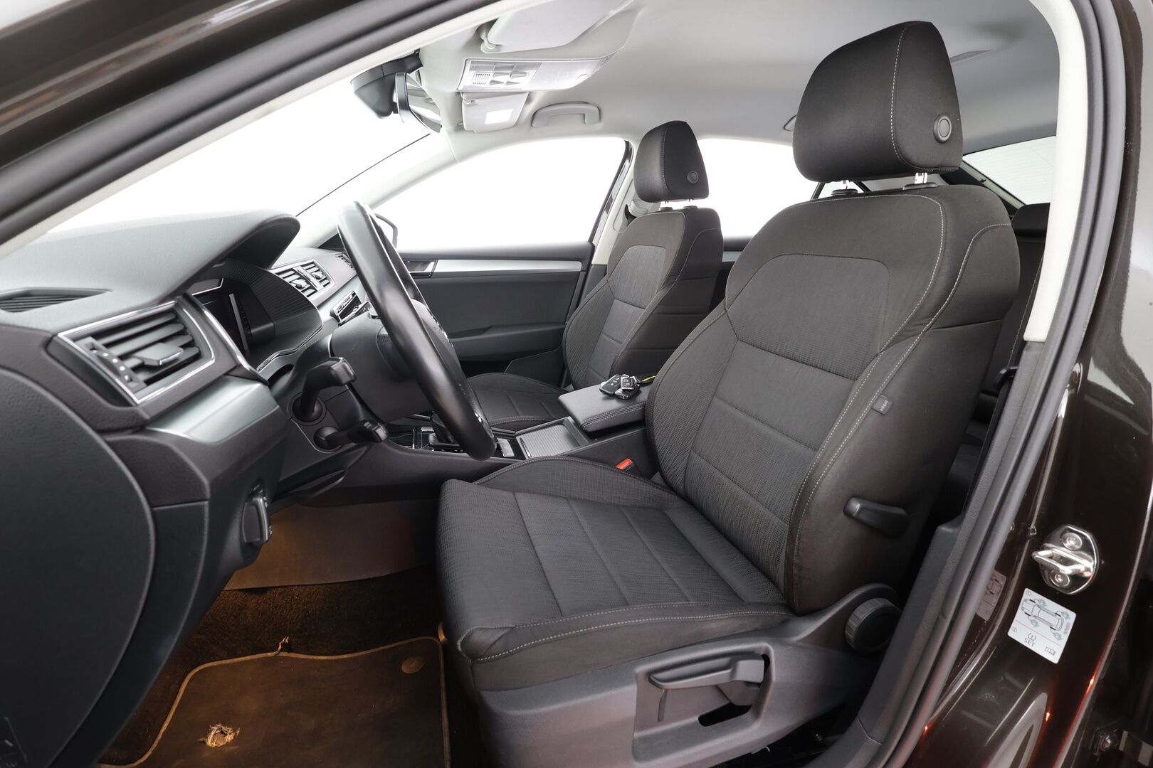 Skoda Superb 2019 1,5 TSI ACT Ambition BusinessLine DSG Autom. - | ACC | Webasto | Koukku | Xenon | P.Kamera | Ratinlämmitys | Digimittaristo | Apple&Android | Suomi-auto | Kahdet Renkaat |