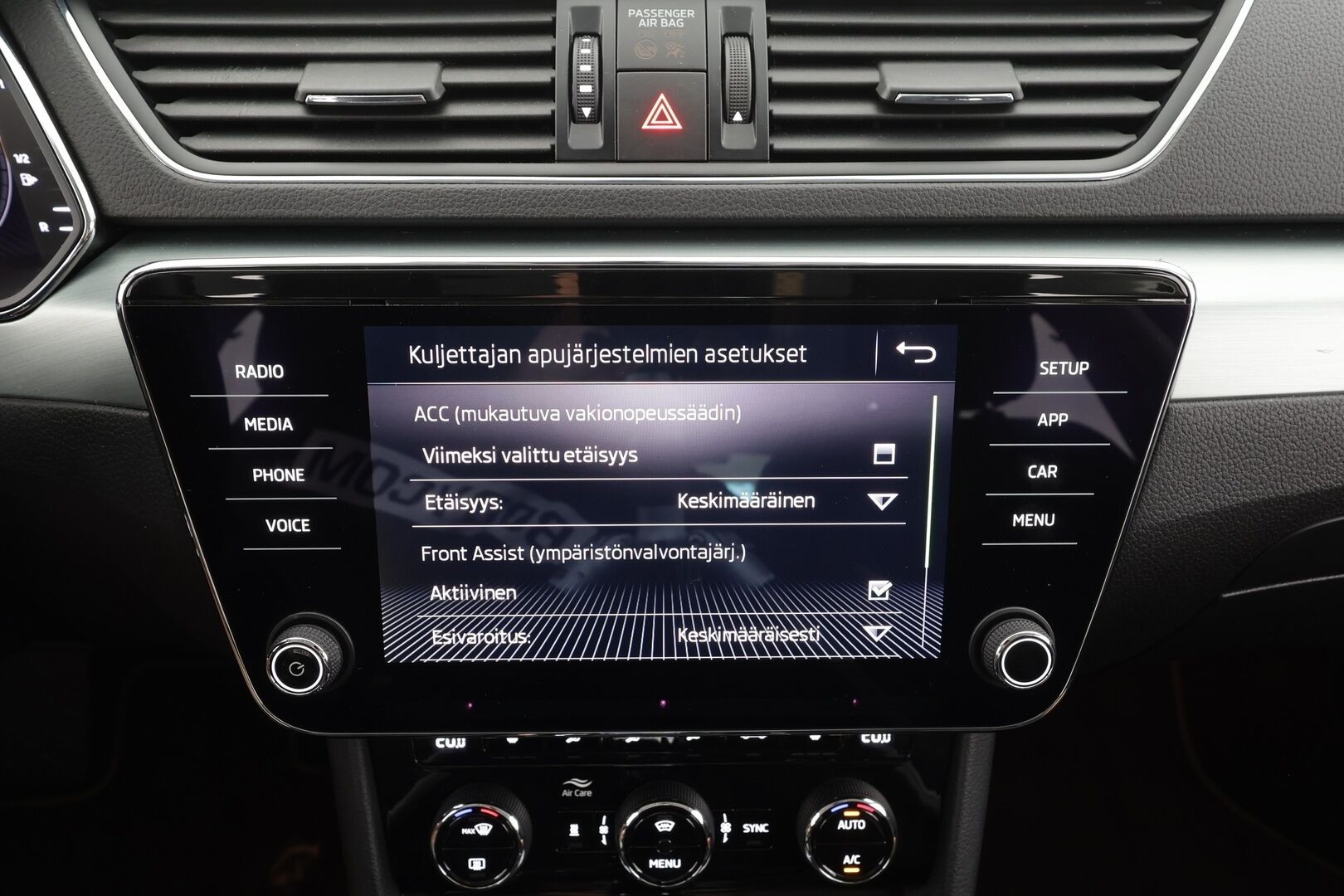 Skoda Superb 2019 1,5 TSI ACT Ambition BusinessLine DSG Autom. - | ACC | Webasto | Koukku | Xenon | P.Kamera | Ratinlämmitys | Digimittaristo | Apple&Android | Suomi-auto | Kahdet Renkaat |