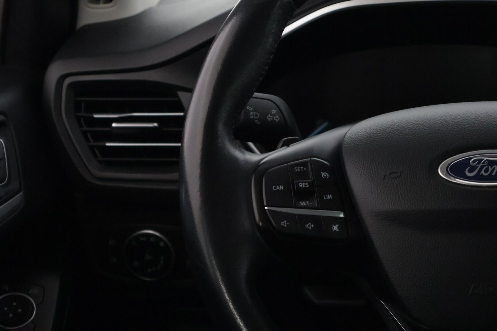 Ford Focus 2019 1,0 EcoBoost 125hv Start/Stop A8 Trend 5-ovinen * Vakkari / Tutkat / Apple Carplay / Navi /  Lohkolämmitin * - Hyvin huollettu, Siisti & Taloudellinen Suomi-Auto!  