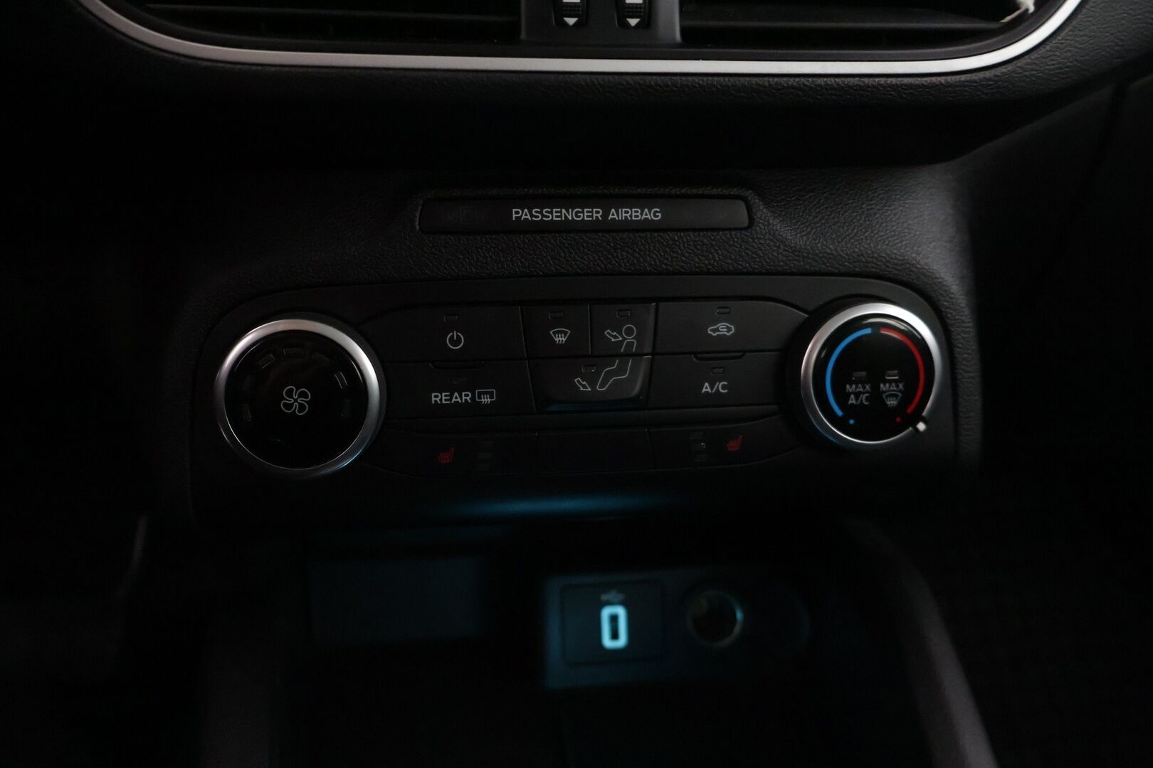 Ford Focus 2019 1,0 EcoBoost 125hv Start/Stop A8 Trend 5-ovinen * Vakkari / Tutkat / Apple Carplay / Navi /  Lohkolämmitin * - Hyvin huollettu, Siisti & Taloudellinen Suomi-Auto! - HULLU BLACKWEEK KORKOTARJOUS 2,49%