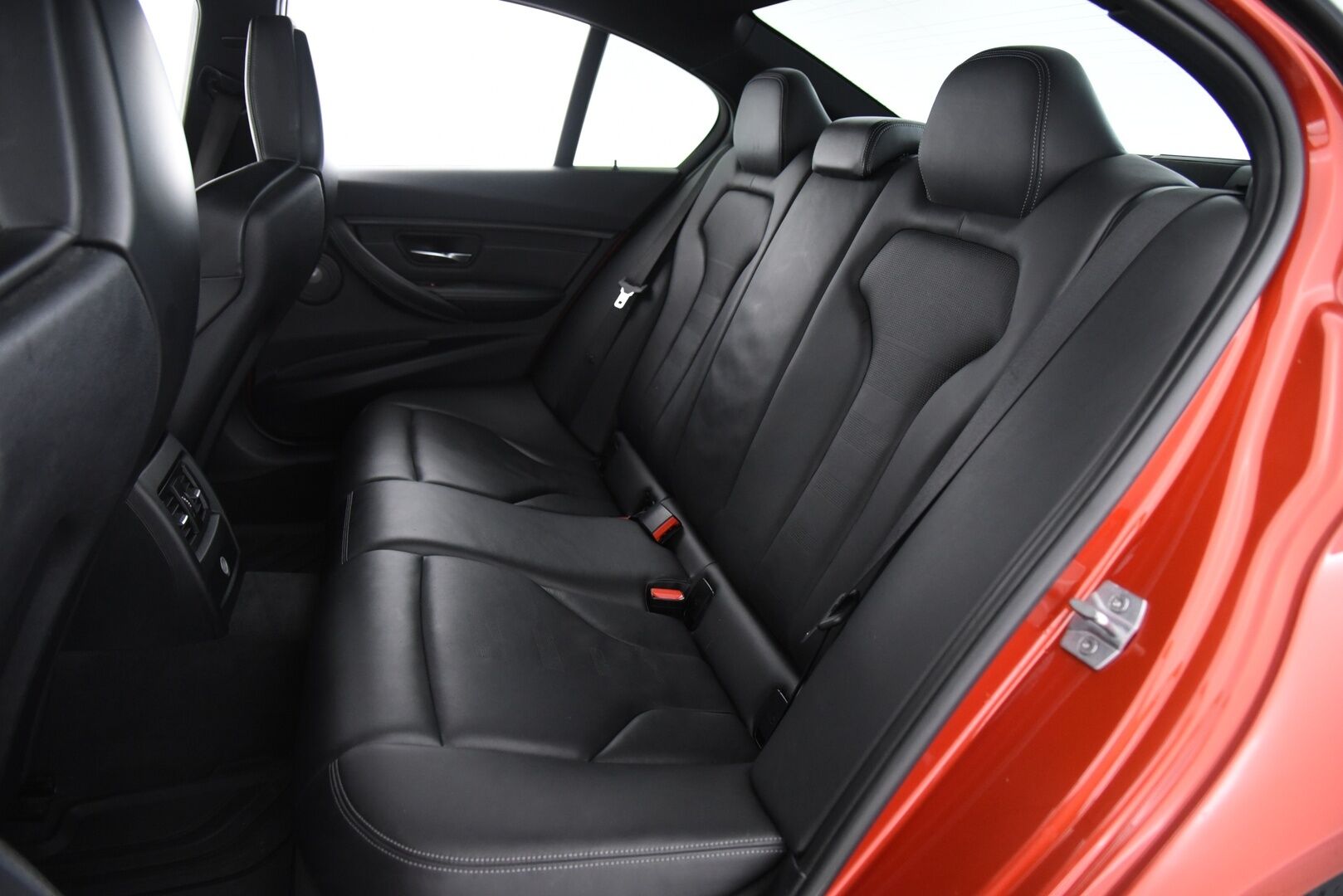 BMW M3 2014 F80 sedan DCT A / Harman/Kardon / Muistipenkki / Comfort Access / Prof. navi - Crank Hub tehty! / Hiilikuitu -katto / Puhdas historia!