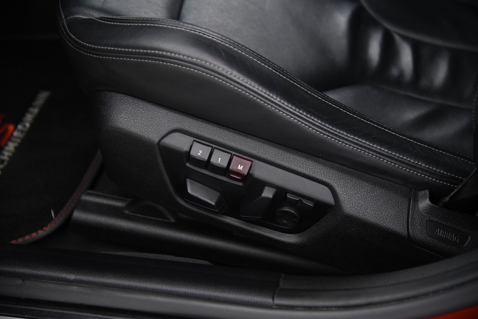 BMW M3 2014 F80 sedan DCT A / Harman/Kardon / Muistipenkki / Comfort Access / Prof. navi - Crank Hub tehty! / Hiilikuitu -katto / Puhdas historia!