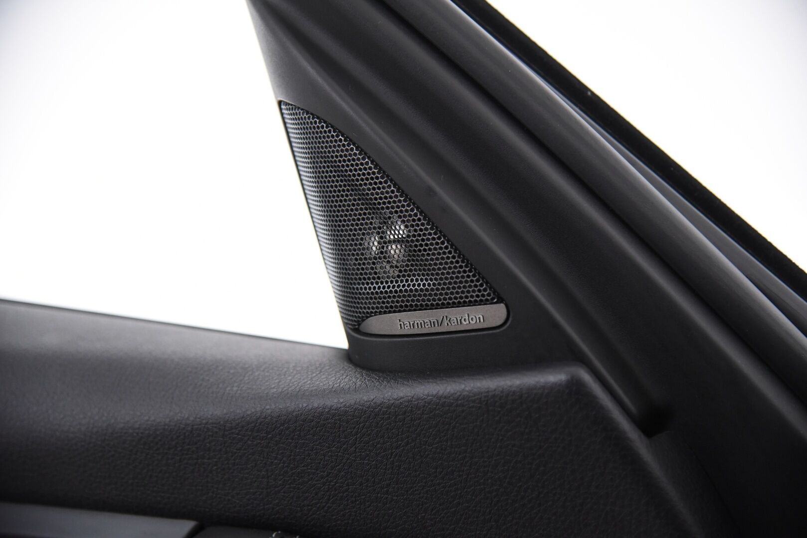 BMW M3 2014 F80 sedan DCT A / Harman/Kardon / Muistipenkki / Comfort Access / Prof. navi - Crank Hub tehty! / Hiilikuitu -katto / Puhdas historia!