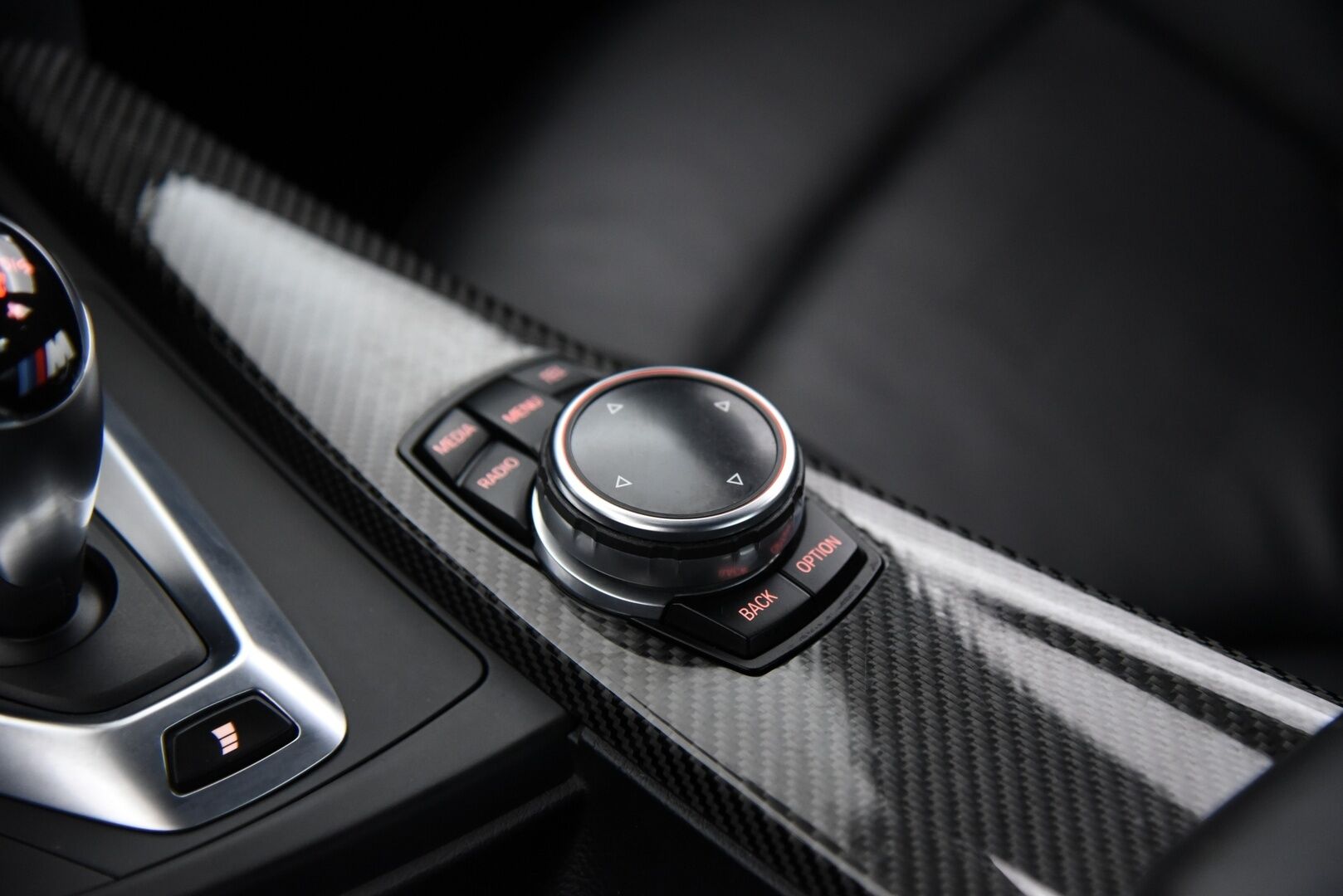 BMW M3 2014 F80 sedan DCT A / Harman/Kardon / Muistipenkki / Comfort Access / Prof. navi - Crank Hub tehty! / Hiilikuitu -katto / Puhdas historia!