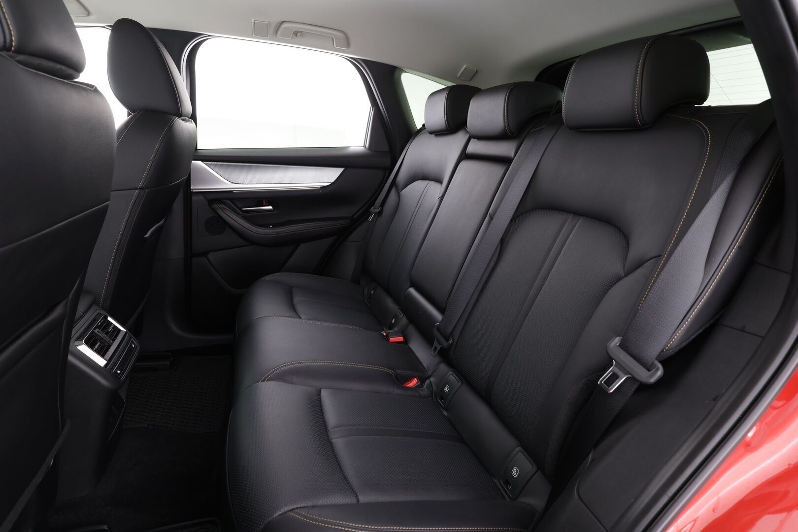 Mazda CX-60 2023 2.5 PHEV 8AT AWD Homura Comfort, Driver Assistance * ACC / HUD / Muistipenkki / P.kamera / Ilmastoidut nahat / Navi * - 1.Om Suomi-auto / Akku kuntotarkastettu SoH 94% / Kahdet renkaat aluvanteilla / Merkkihuollettu / Juuri huollettu!