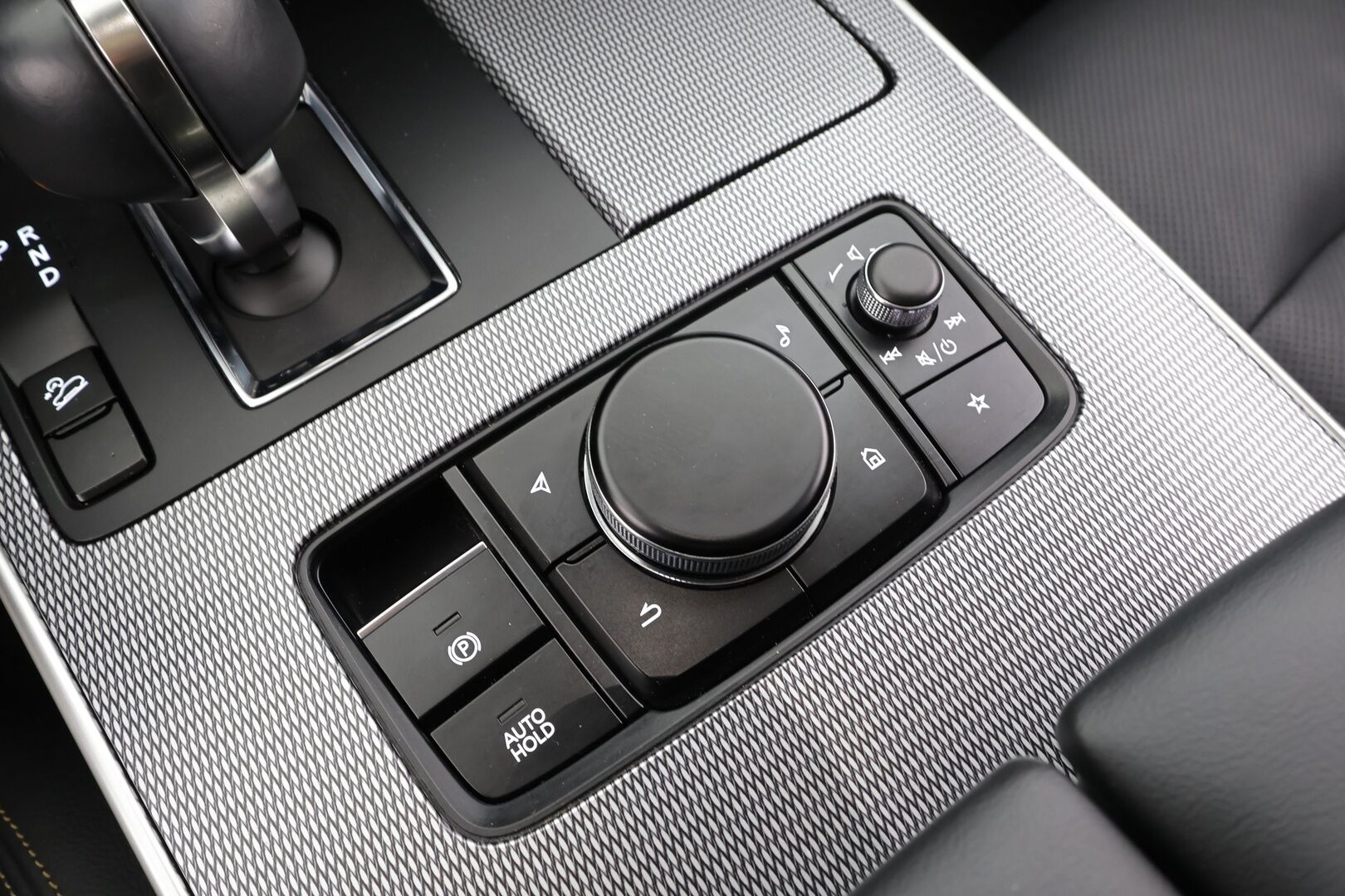 Mazda CX-60 2023 2.5 PHEV 8AT AWD Homura Comfort, Driver Assistance * ACC / HUD / Muistipenkki / P.kamera / Ilmastoidut nahat / Navi * - 1.Om Suomi-auto / Akku kuntotarkastettu SoH 94% / Kahdet renkaat aluvanteilla / Merkkihuollettu / Juuri huollettu!