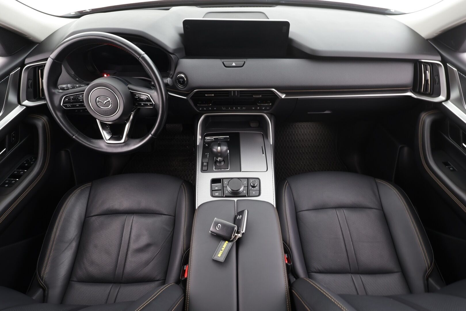 Mazda CX-60 2023 2.5 PHEV 8AT AWD Homura Comfort, Driver Assistance * ACC / HUD / Muistipenkki / P.kamera / Ilmastoidut nahat / Navi * - 1.Om Suomi-auto / Akku kuntotarkastettu SoH 94% / Kahdet renkaat aluvanteilla / Merkkihuollettu / Juuri huollettu!