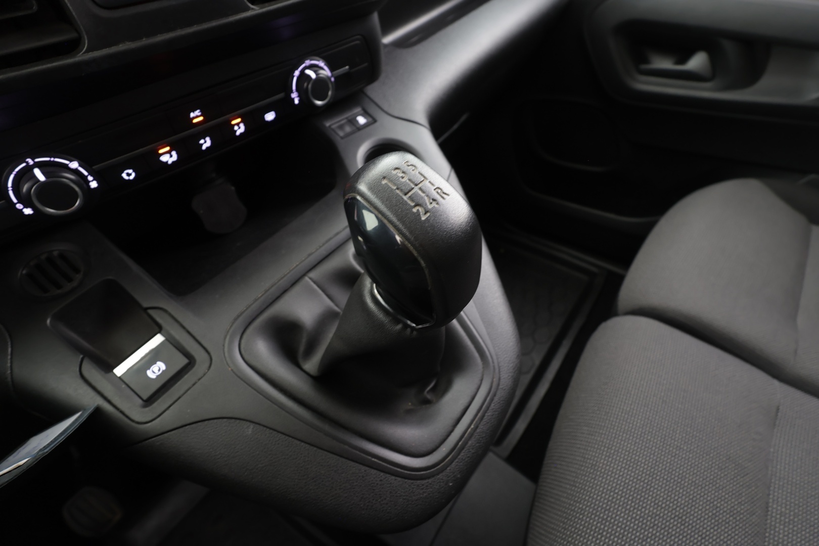 Opel Combo 2019 Cargo XL Enjoy 1,5 Diesel Turbo S/S 75 kW MT5 - | Webasto | Koukku | Apple & Android | Vakkari | 1-omisteinen | ALV | Kahdet renkaat | 