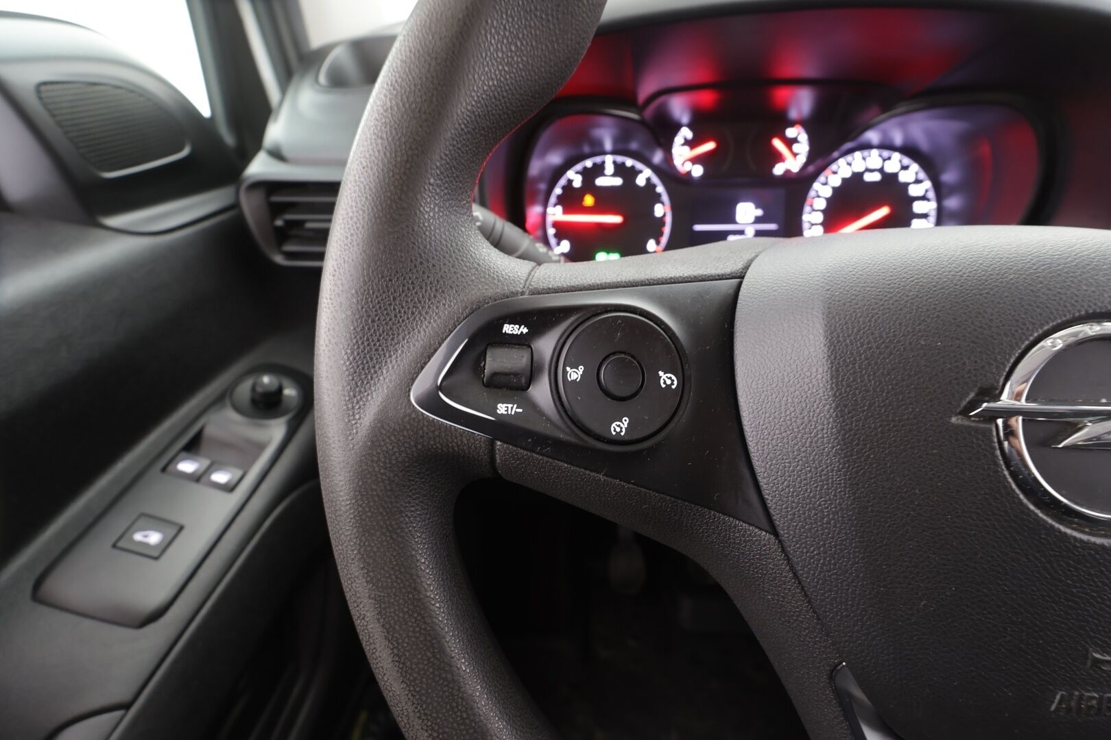 Opel Combo 2019 Cargo XL Enjoy 1,5 Diesel Turbo S/S 75 kW MT5 - | Webasto | Koukku | Apple & Android | Vakkari | 1-omisteinen | ALV | Kahdet renkaat | 