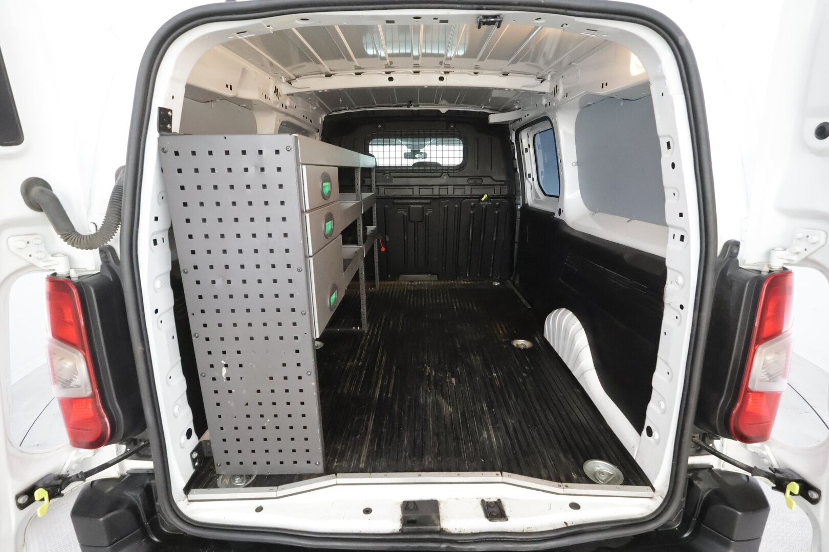 Opel Combo 2019 Cargo XL Enjoy 1,5 Diesel Turbo S/S 75 kW MT5 - | Webasto | Koukku | Apple & Android | Vakkari | 1-omisteinen | ALV | Kahdet renkaat | 