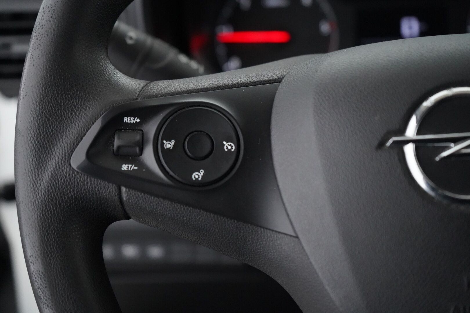 Opel Combo 2019 Cargo XL Enjoy 1,5 Diesel Turbo S/S 75 kW MT5 *Webasto / Vakkari / Koukku / Kamera / Tutkat / Läm.tuulilasi* - Säntillinen huoltokirja / Kahdet renkaat vanteineen / Siisti / Seuraava katsastus 24.5.2027