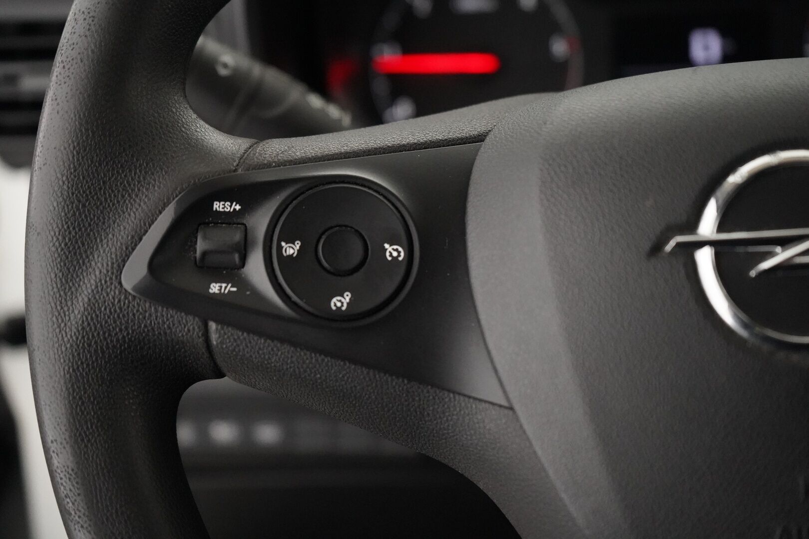 Opel Combo 2019 Cargo XL Enjoy 1,5 Diesel Turbo S/S 75 kW MT5 *Webasto / Vakkari / Koukku / Kamera / Tutkat / Läm.tuulilasi* - Säntillinen huoltokirja / Kahdet renkaat vanteineen / Siisti / Seuraava katsastus 24.5.2027