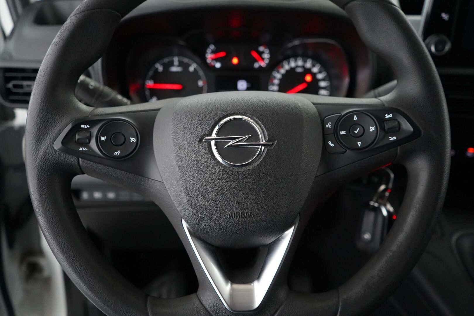 Opel Combo 2019 Cargo XL Enjoy 1,5 Diesel Turbo S/S 75 kW MT5 *Webasto / Vakkari / Koukku / Kamera / Tutkat / Läm.tuulilasi* - Säntillinen huoltokirja / Kahdet renkaat vanteineen / Siisti / Seuraava katsastus 24.5.2027