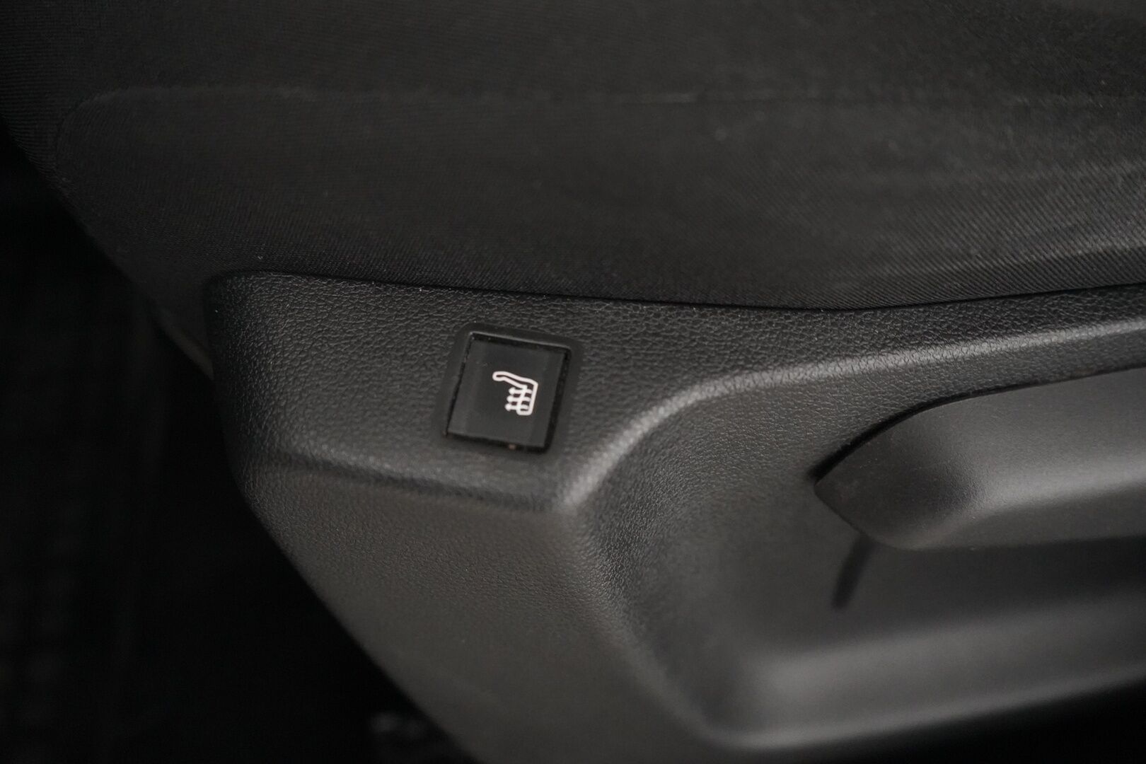 Opel Combo 2019 Cargo XL Enjoy 1,5 Diesel Turbo S/S 75 kW MT5 *Webasto / Vakkari / Koukku / Kamera / Tutkat / Läm.tuulilasi* - Säntillinen huoltokirja / Kahdet renkaat vanteineen / Siisti / Seuraava katsastus 24.5.2027