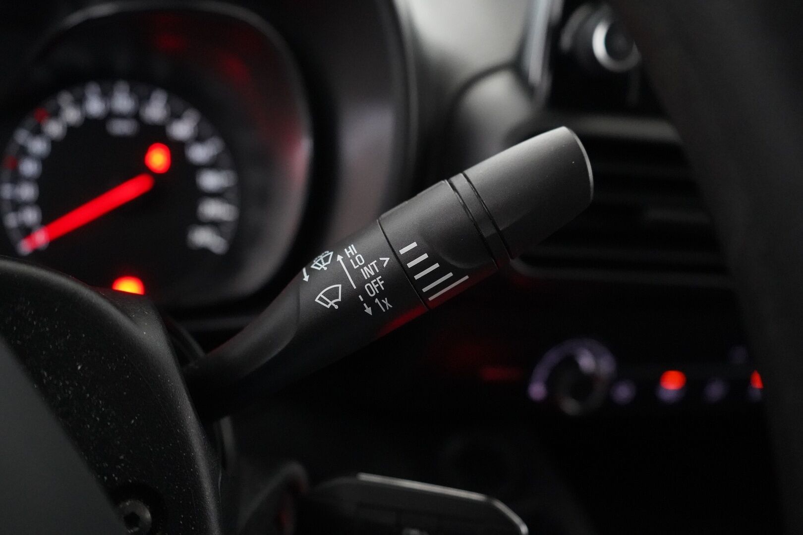 Opel Combo 2019 Cargo XL Enjoy 1,5 Diesel Turbo S/S 75 kW MT5 *Webasto / Vakkari / Koukku / Kamera / Tutkat / Läm.tuulilasi* - Säntillinen huoltokirja / Kahdet renkaat vanteineen / Siisti / Seuraava katsastus 24.5.2027