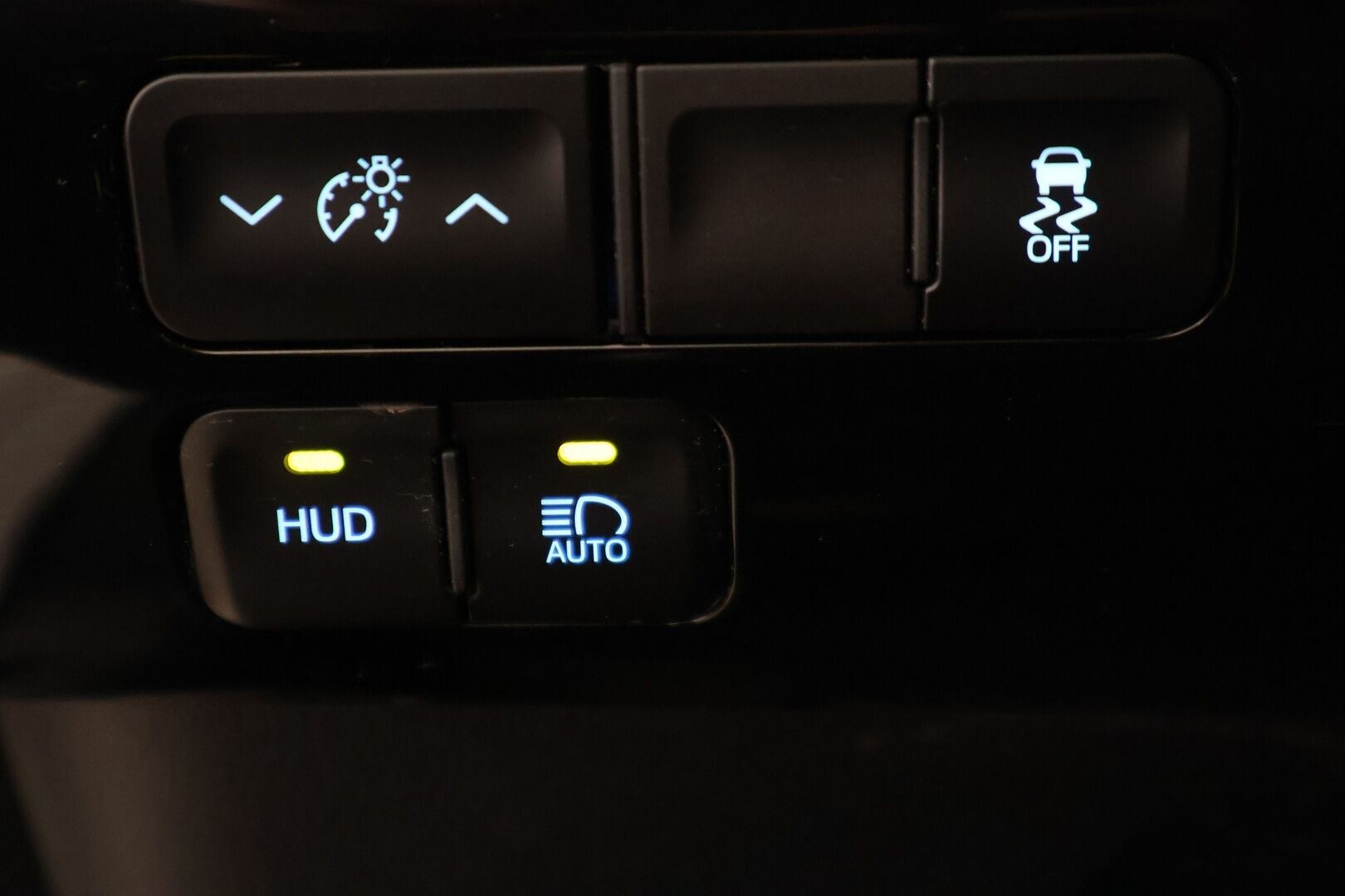 Toyota Prius 2018 Business - Adapt.vakkari | JBL | Lohko+sisäp | HUD | P.kamera | Navigointi | Juuri huollettu!