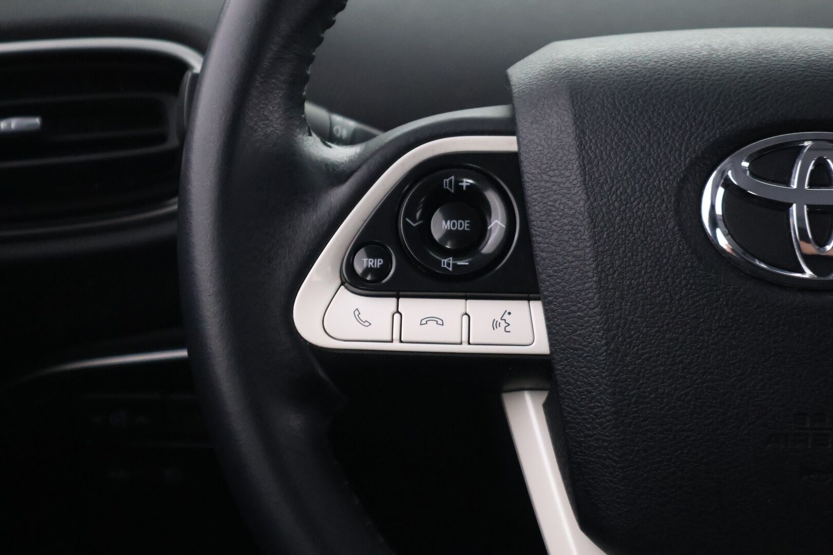 Toyota Prius 2018 Business - Adapt.vakkari | JBL | Lohko+sisäp | HUD | P.kamera | Navigointi | Juuri huollettu!