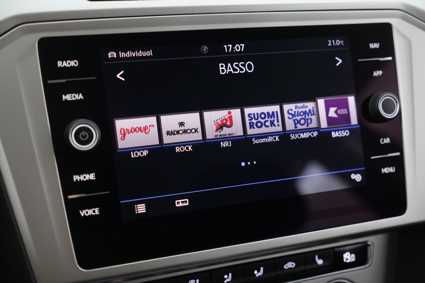 Volkswagen Passat 2019 Variant Comfortline 1,5 TSI EVO 110 kW (150 hv) DSG-automaatti - | Adaptiivinen vakionopeudensäädin | Lohkolämmitin sispistokkeella | 3-alue ilmastointi | Sähkökontti | Carplay