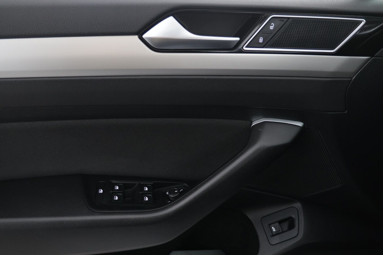 Volkswagen Passat 2019 Variant Comfortline 1,5 TSI EVO 110 kW (150 hv) DSG-automaatti - | Adaptiivinen vakionopeudensäädin | Lohkolämmitin sispistokkeella | 3-alue ilmastointi | Sähkökontti | Carplay