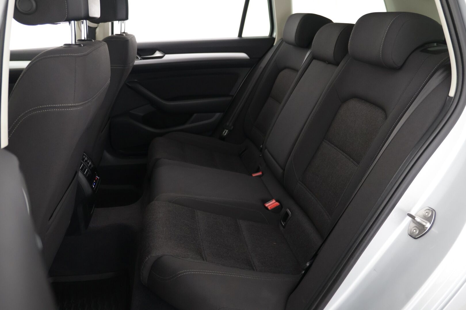Volkswagen Passat 2019 Variant Comfortline 1,5 TSI EVO 110 kW (150 hv) DSG-automaatti - | Adaptiivinen vakionopeudensäädin | Lohkolämmitin sispistokkeella | 3-alue ilmastointi | Sähkökontti | Carplay