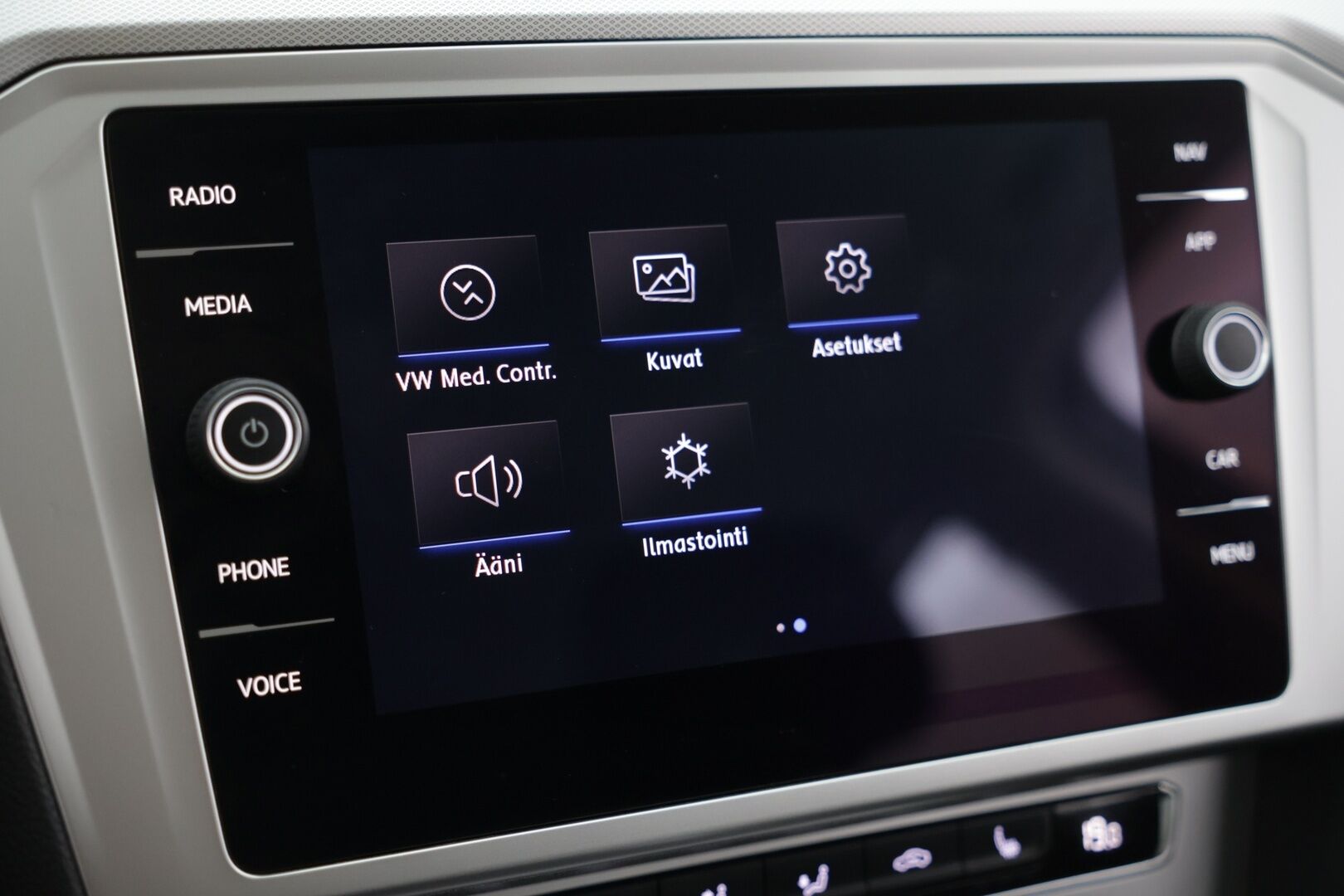 Volkswagen Passat 2019 Variant Comfortline 1,5 TSI EVO 110 kW (150 hv) DSG-automaatti - | Adaptiivinen vakionopeudensäädin | Lohkolämmitin sispistokkeella | 3-alue ilmastointi | Sähkökontti | Carplay