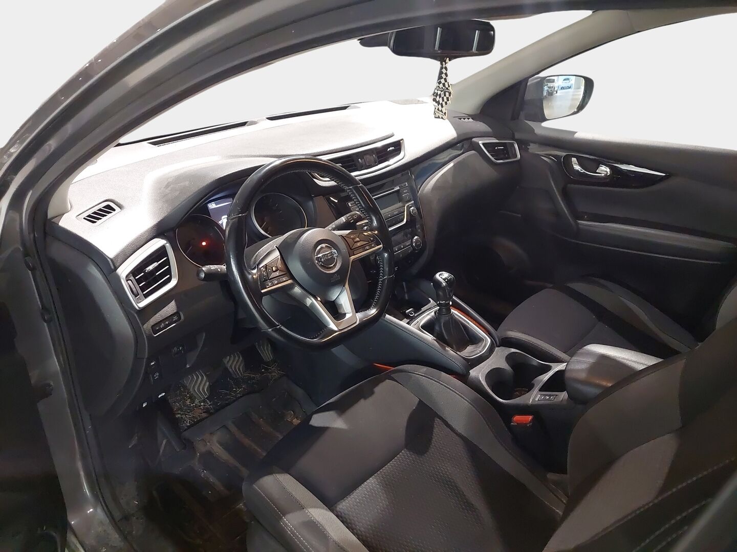 Nissan Qashqai 2019 dCi 115 Acenta 2WD 6M/T *Lohkolämmitin / Vakkari / Vetokoukku / Parkkitutkat / Suomi-auto / 2x Renkaat ja vanteet* - Huoltokirja / Kaistavahti