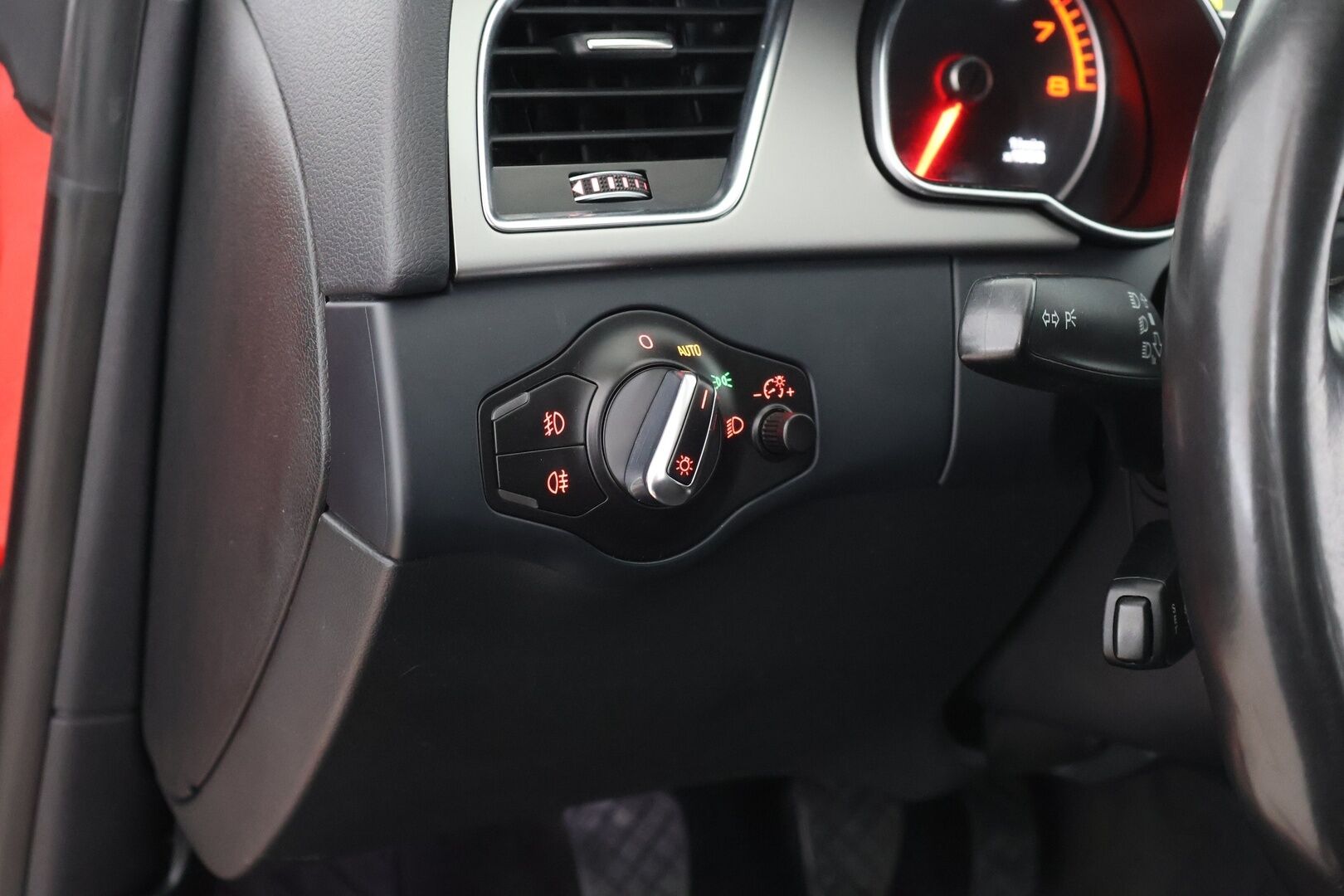 Audi A5 2012 Sportback 1,8 TFSI 125 kW - | Vakkari | Bang & Olufsen | Lohko+sisäp. | Koukku | Sport-penkit | Bi-Xenon | Jakoketju tehty! |