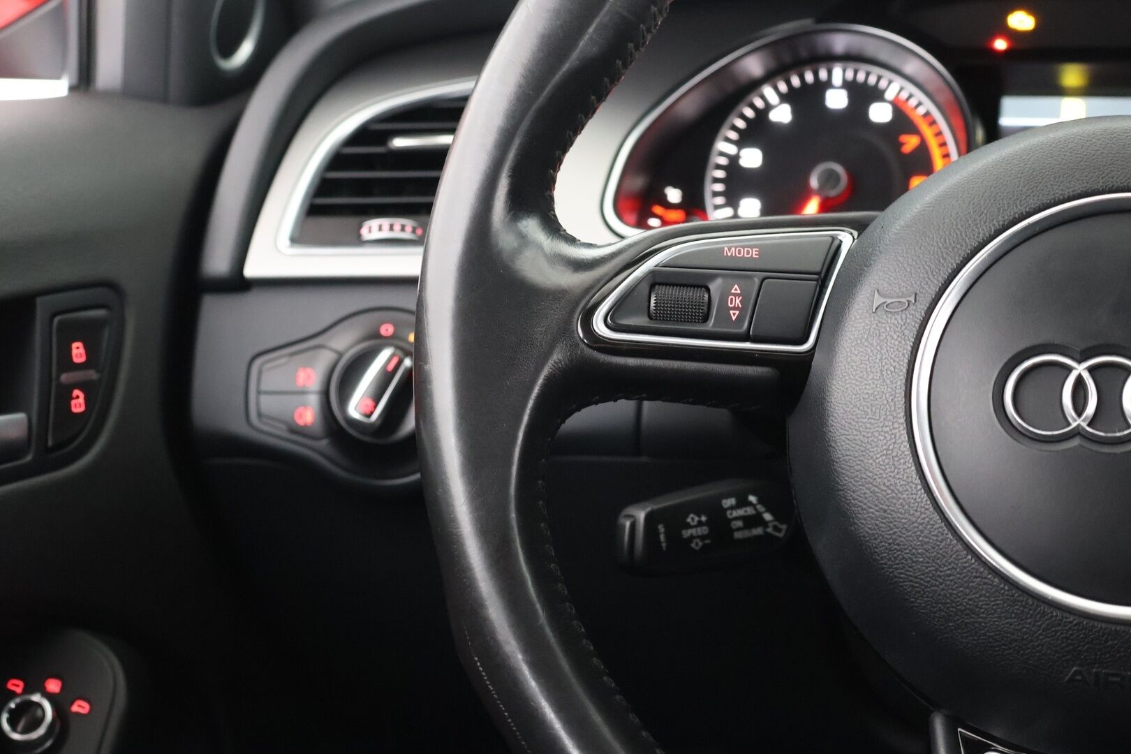 Audi A5 2012 Sportback 1,8 TFSI 125 kW - | Vakkari | Bang & Olufsen | Lohko+sisäp. | Koukku | Sport-penkit | Bi-Xenon | Jakoketju tehty! |