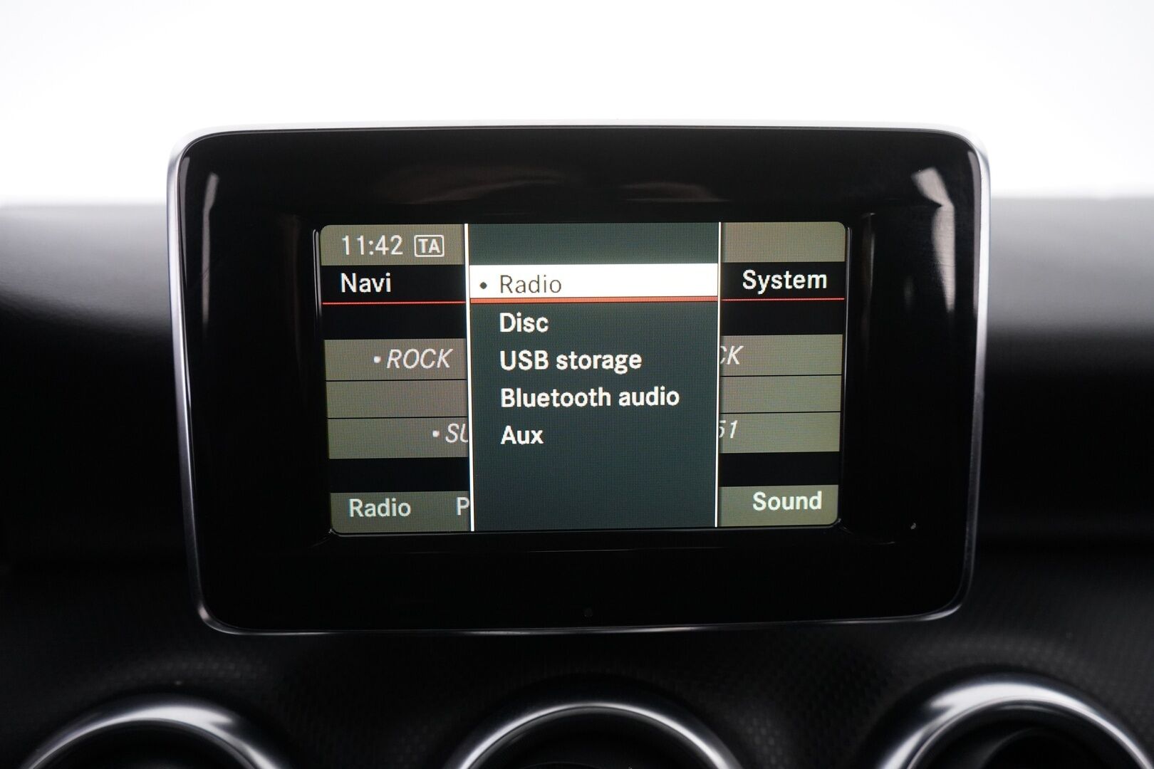 Mercedes-Benz A 2014 250 4Matic A Premium Business * KATSO MIHIN HINTAAN NELIVETO / Lohko / Vakkari / Peruutuskamera / Sportpenkit / 2 Renkaat* - KATSO KAMPANJAHINTA!  / Kahdet Alumiinivanteet / Siistikuntoinen neliveto / Perä uusittu juuri! - HULLU BLACKWEEK KORKOTARJOUS 2,49%