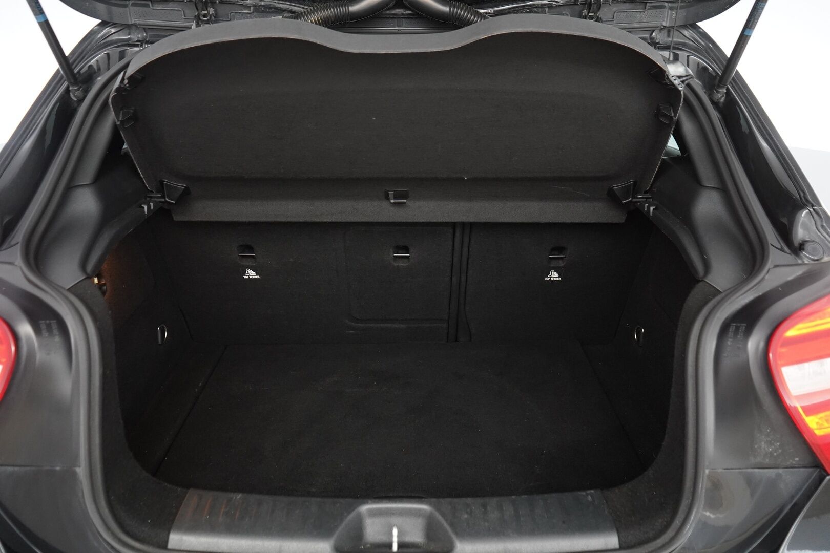 Mercedes-Benz A 2014 250 4Matic A Premium Business * KATSO MIHIN HINTAAN NELIVETO / Lohko / Vakkari / Peruutuskamera / Sportpenkit / 2 Renkaat* - Kahdet Alumiinivanteet / Siistikuntoinen / Perä uusittu juuri!