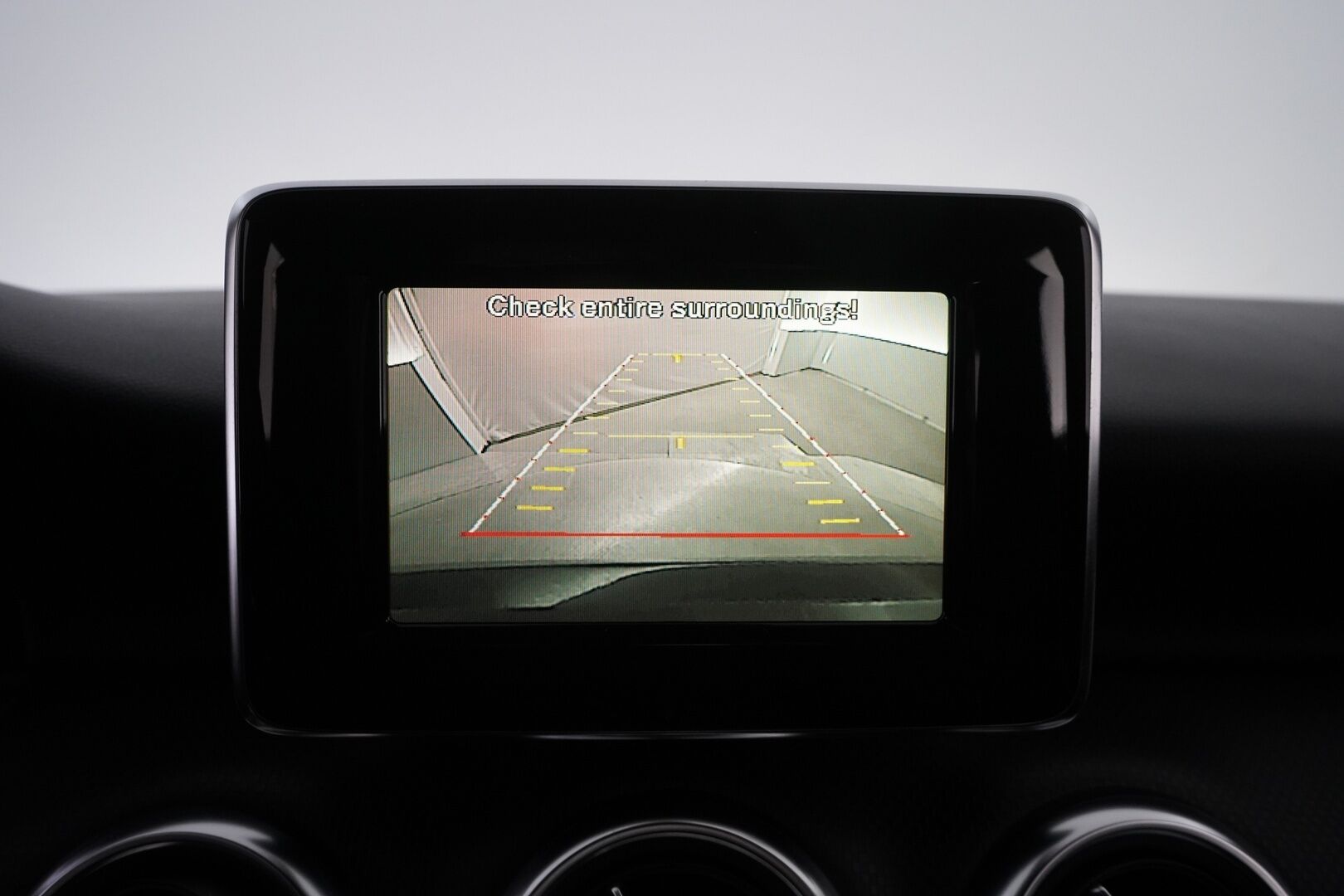 Mercedes-Benz A 2014 250 4Matic A Premium Business * KATSO MIHIN HINTAAN NELIVETO / Lohko / Vakkari / Peruutuskamera / Sportpenkit / 2 Renkaat* - KATSO KAMPANJAHINTA!  / Kahdet Alumiinivanteet / Siistikuntoinen neliveto / Perä uusittu juuri! - HULLU BLACKWEEK KORKOTARJOUS 2,49%