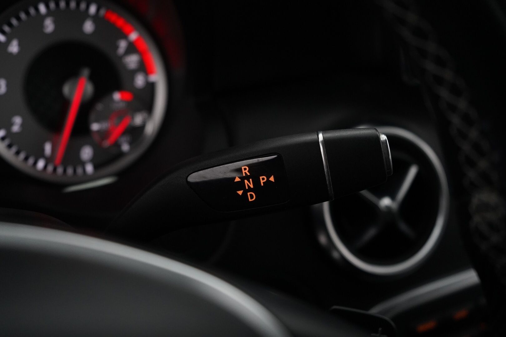 Mercedes-Benz A 2014 250 4Matic A Premium Business * KATSO MIHIN HINTAAN NELIVETO / Lohko / Vakkari / Peruutuskamera / Sportpenkit / 2 Renkaat* - Kahdet Alumiinivanteet / Siistikuntoinen / Perä uusittu juuri!