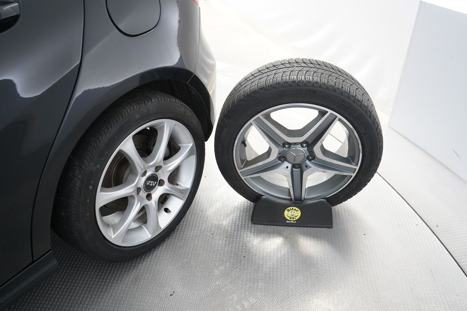 Mercedes-Benz A 2014 250 4Matic A Premium Business * KATSO MIHIN HINTAAN NELIVETO / Lohko / Vakkari / Peruutuskamera / Sportpenkit / 2 Renkaat* - Kahdet Alumiinivanteet / Siistikuntoinen / Perä uusittu juuri!