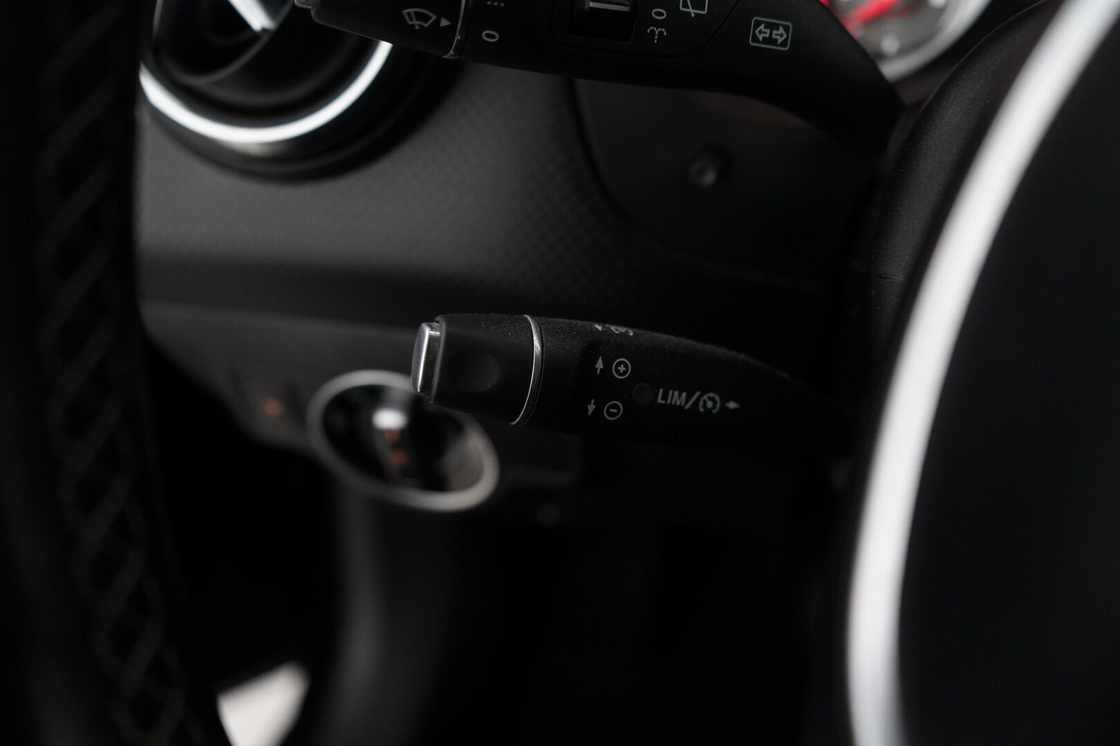 Mercedes-Benz A 2014 250 4Matic A Premium Business * KATSO MIHIN HINTAAN NELIVETO / Lohko / Vakkari / Peruutuskamera / Sportpenkit / 2 Renkaat* - KATSO KAMPANJAHINTA!  / Kahdet Alumiinivanteet / Siistikuntoinen neliveto / Perä uusittu juuri! - HULLU BLACKWEEK KORKOTARJOUS 2,49%