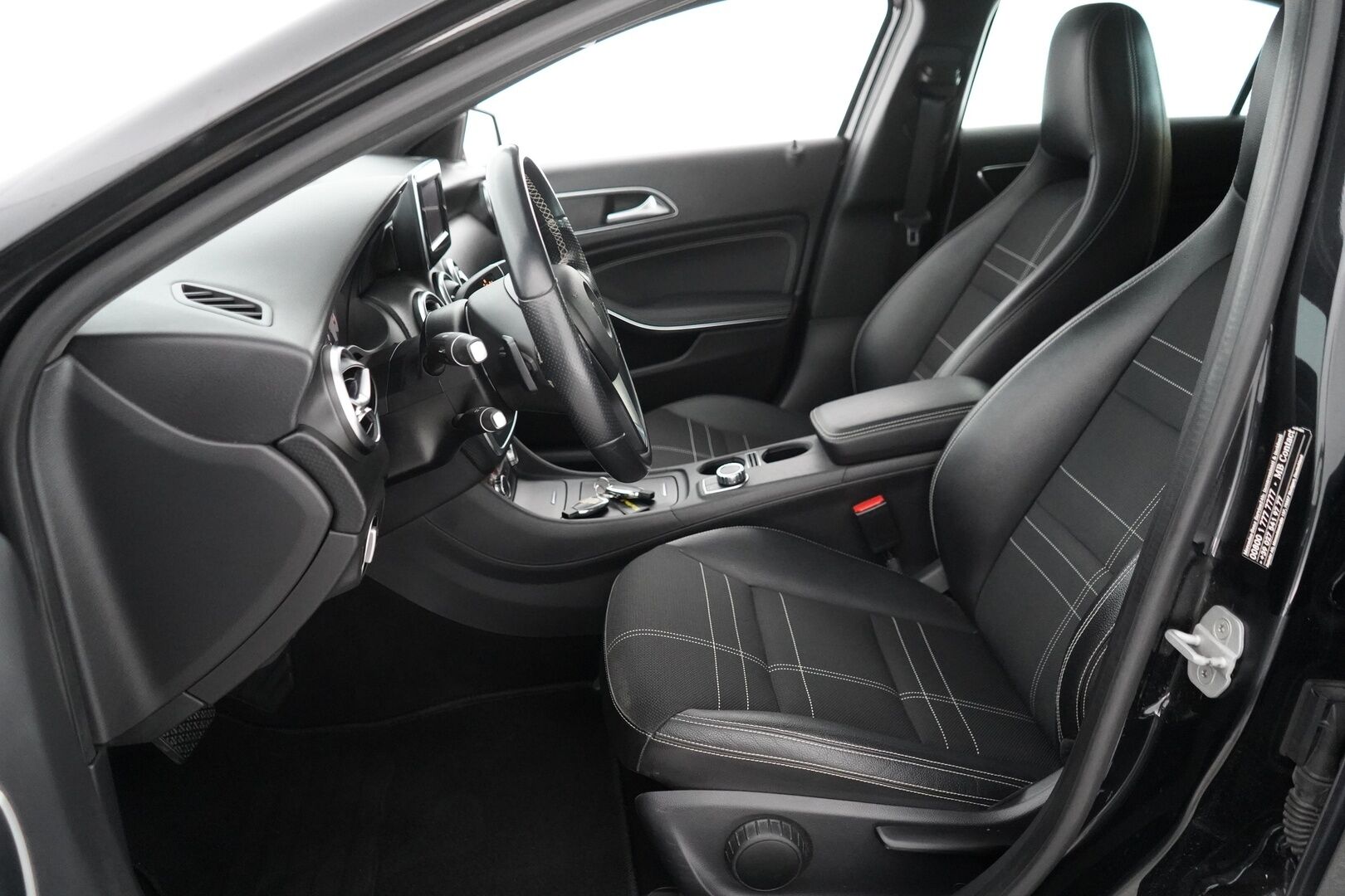 Mercedes-Benz A 2014 250 4Matic A Premium Business * KATSO MIHIN HINTAAN NELIVETO / Lohko / Vakkari / Peruutuskamera / Sportpenkit / 2 Renkaat*