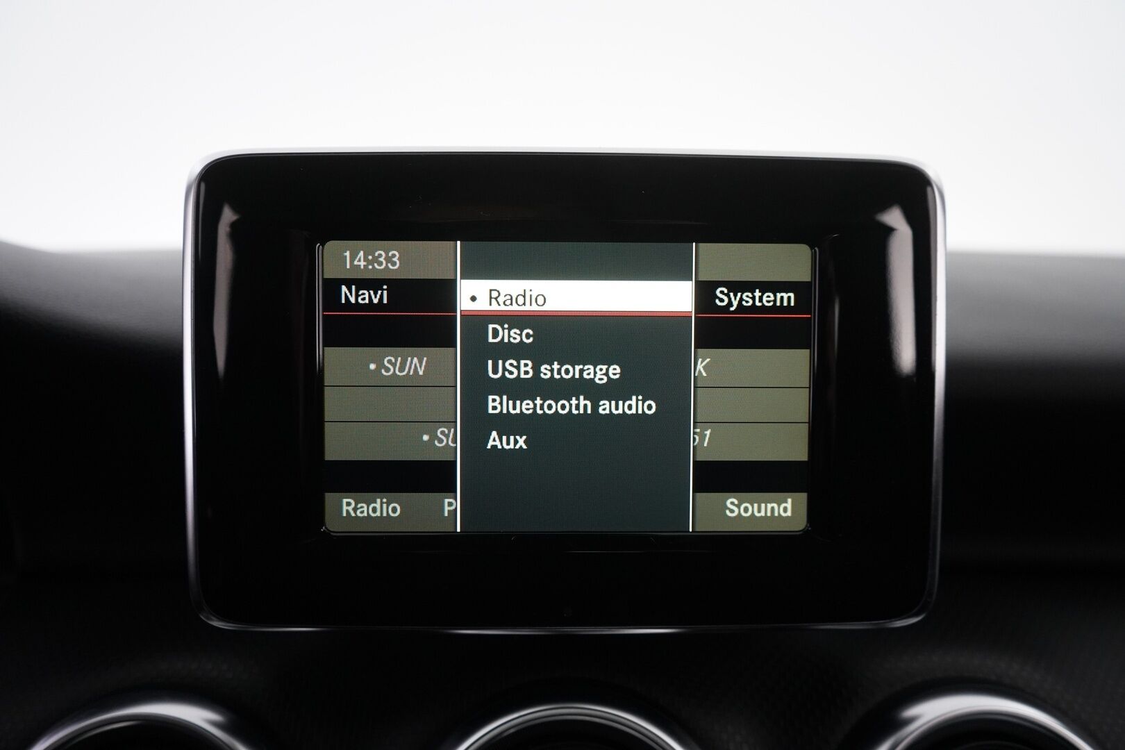 Mercedes-Benz A 2014 250 4Matic A Premium Business * KATSO MIHIN HINTAAN NELIVETO / Lohko / Vakkari / Peruutuskamera / Sportpenkit / 2 Renkaat* - KATSO KAMPANJAHINTA!  / Kahdet Alumiinivanteet / Siistikuntoinen neliveto / Perä uusittu juuri! - HULLU BLACKWEEK KORKOTARJOUS 2,49%