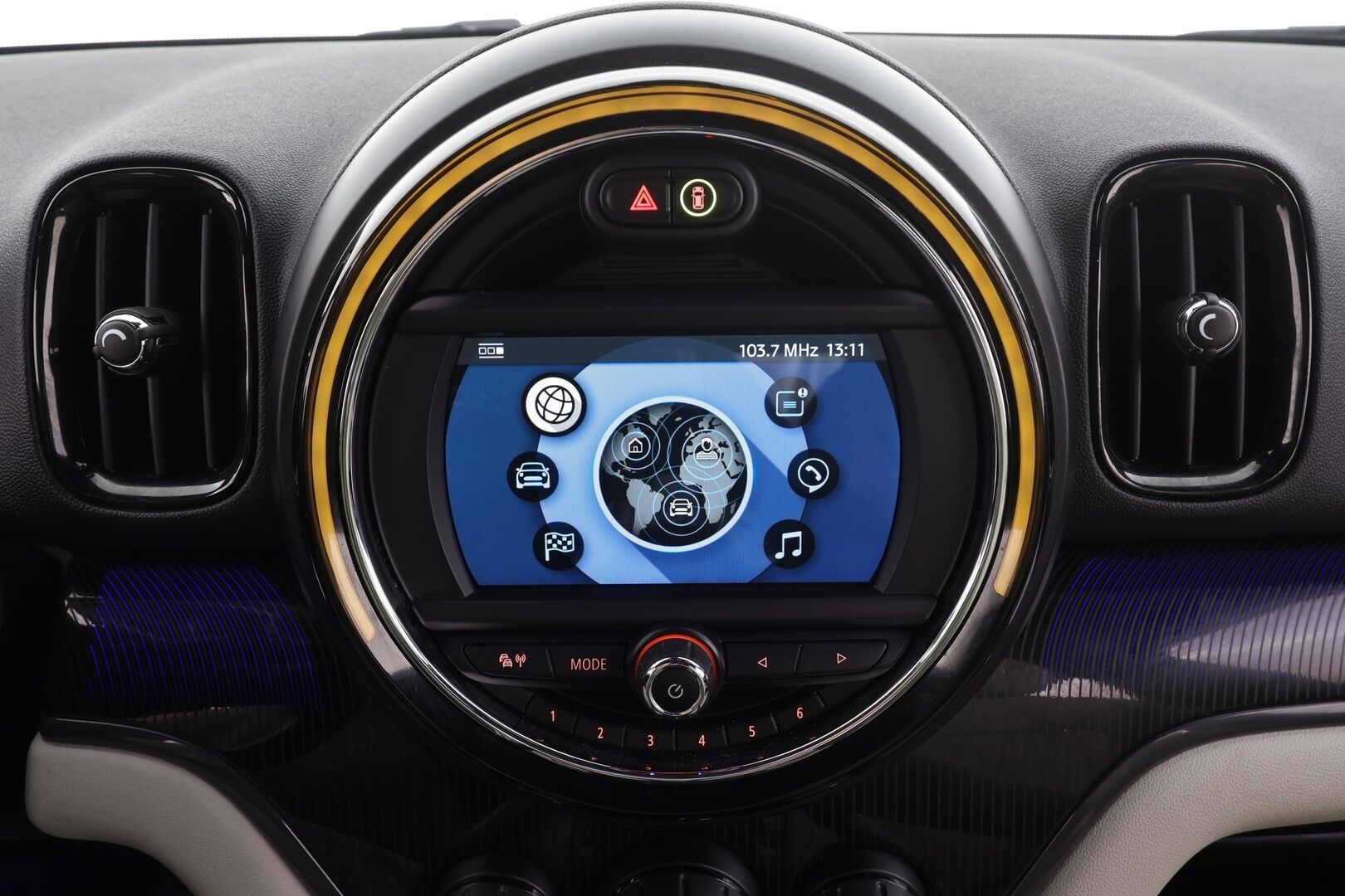 Mini Countryman 2019 Cooper S ALL4 A * Vakkari / P.tutkat / LED / Navi / Sporttipenkit / Vaaleat nahat / Comfort Access * - Kahdet renkaat aluvanteilla / Merkkihuollettu - Osta nyt, maksa vasta ensi vuonna