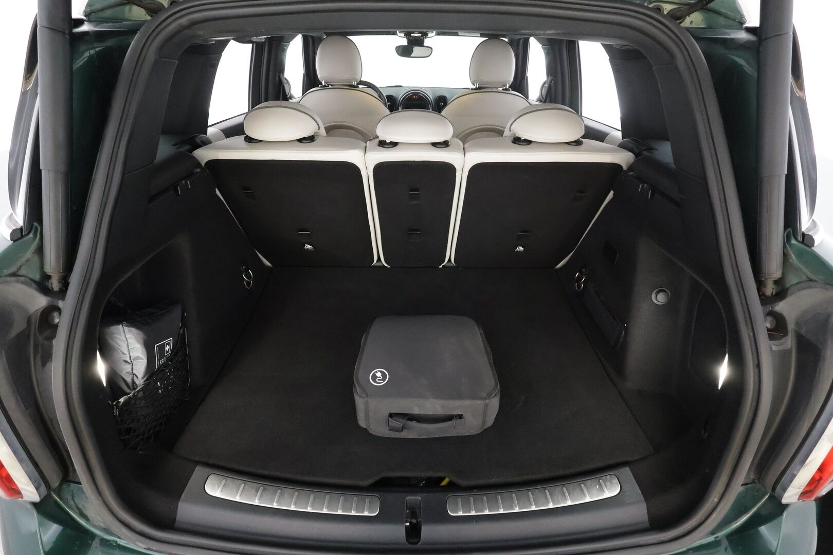 Mini Countryman 2019 Cooper S ALL4 A * Vakkari / P.tutkat / LED / Navi / Sporttipenkit / Vaaleat nahat / Comfort Access * - Kahdet renkaat aluvanteilla / Merkkihuollettu - Osta nyt, maksa vasta ensi vuonna