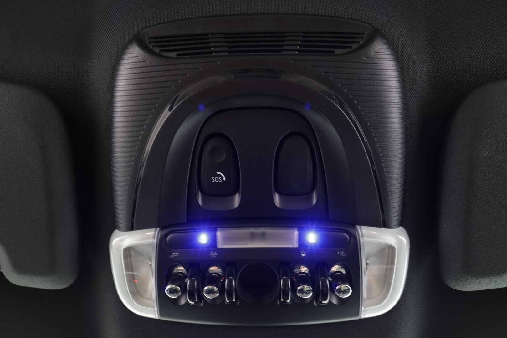 Mini Countryman 2019 Cooper S ALL4 A * Vakkari / P.tutkat / LED / Navi / Sporttipenkit / Vaaleat nahat / Comfort Access * - Kahdet renkaat aluvanteilla / Merkkihuollettu - Osta nyt, maksa vasta ensi vuonna