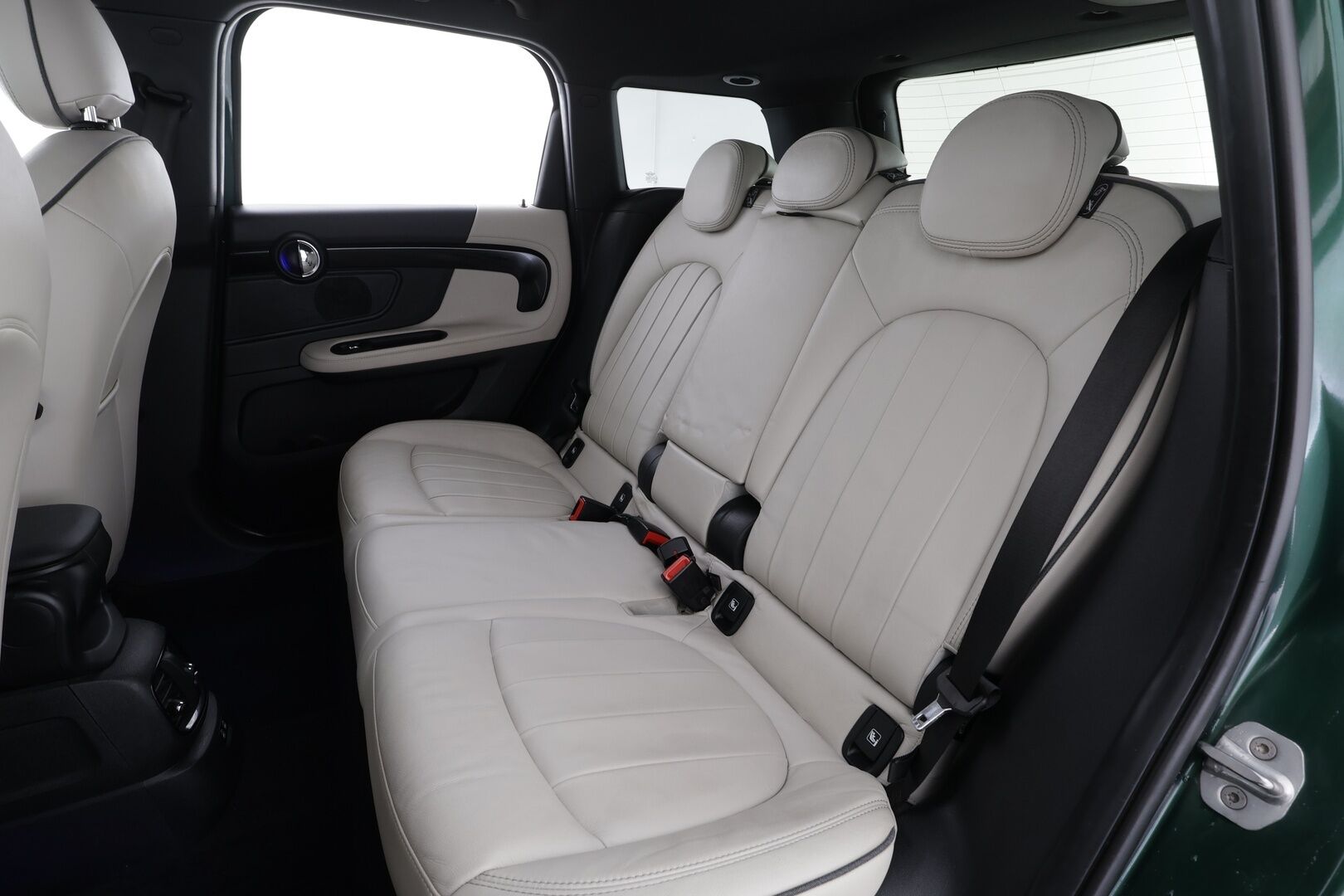 Mini Countryman 2019 Cooper S ALL4 A * Vakkari / P.tutkat / LED / Navi / Sporttipenkit / Vaaleat nahat / Comfort Access * - Kahdet renkaat aluvanteilla / Merkkihuollettu - Osta nyt, maksa vasta ensi vuonna