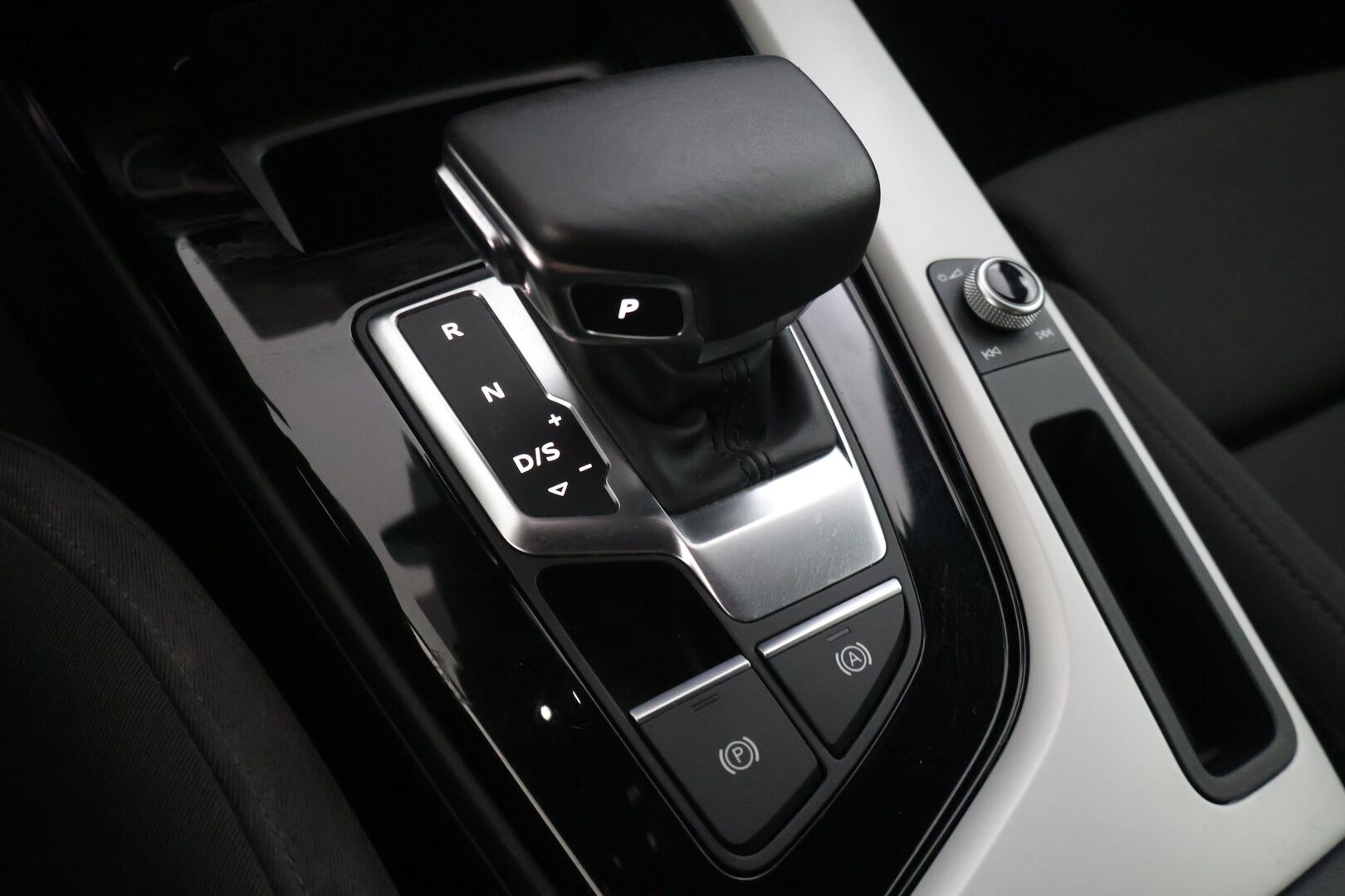Audi A5 2020 Sportback Business S line 40 TDI quattro S tronic - | Webasto | Matrix Led | P.kamera | S-Line | Koukku | Sporttipenkit | Jakohihna 06 / 26|