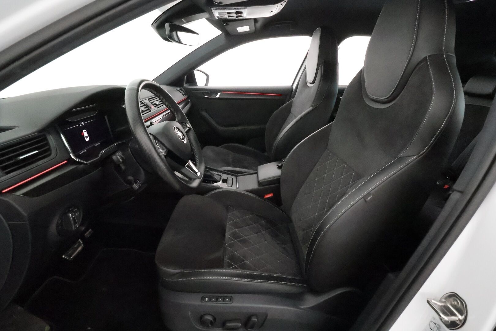 Skoda Superb 2020 1,5 TSI ACT SportLine Edition DSG **Webasto / Koukku / Adapt.Vakkari / Matrix-LED / P.Kamera / Muistipenkki / Canton** - Suomi-auto / Kahdet Renkaat